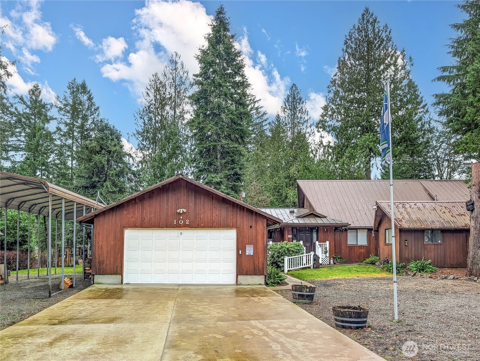 102 Crescent Beach Drive Property Photo 3