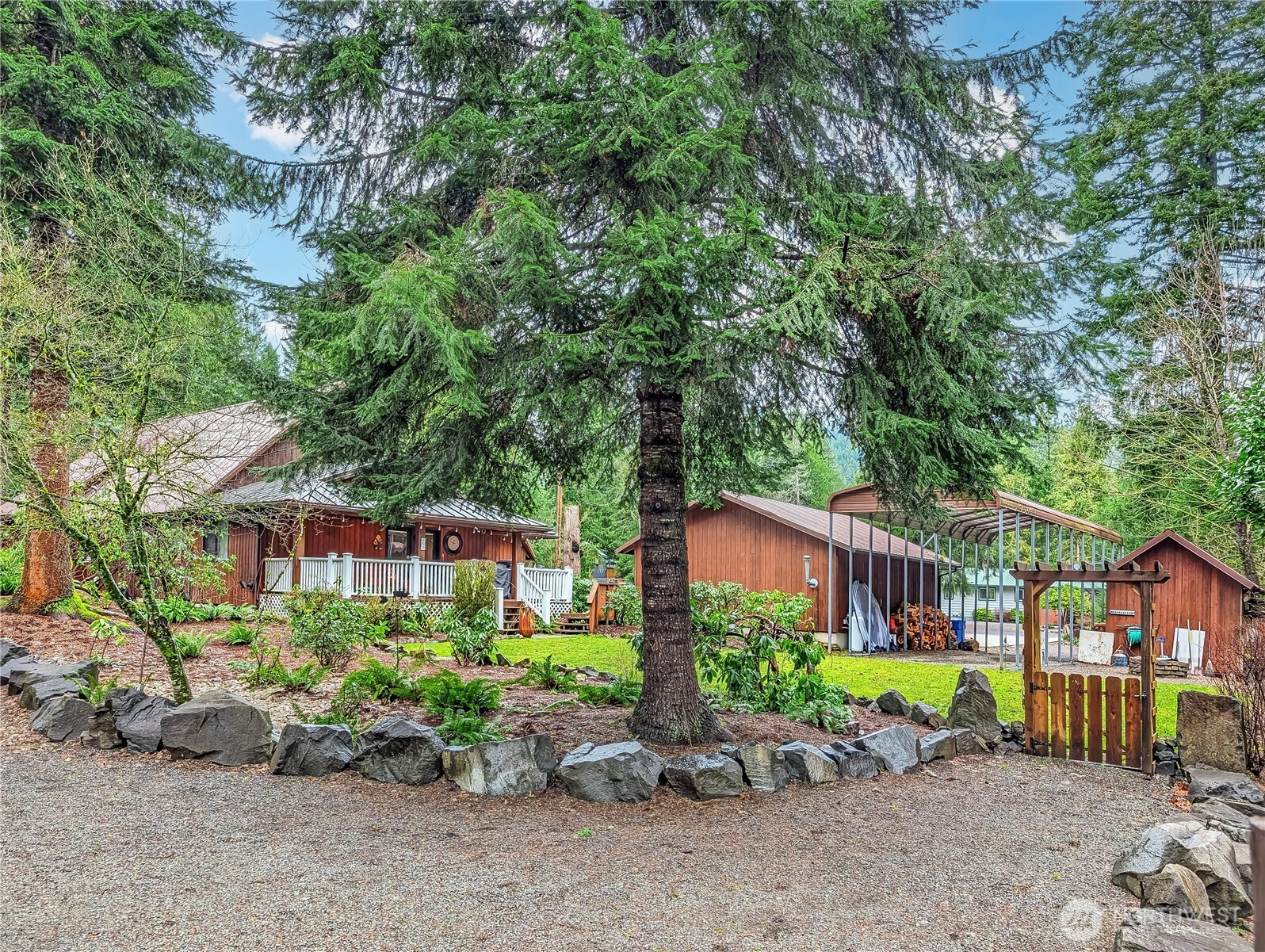 102 Crescent Beach Drive Property Photo 6