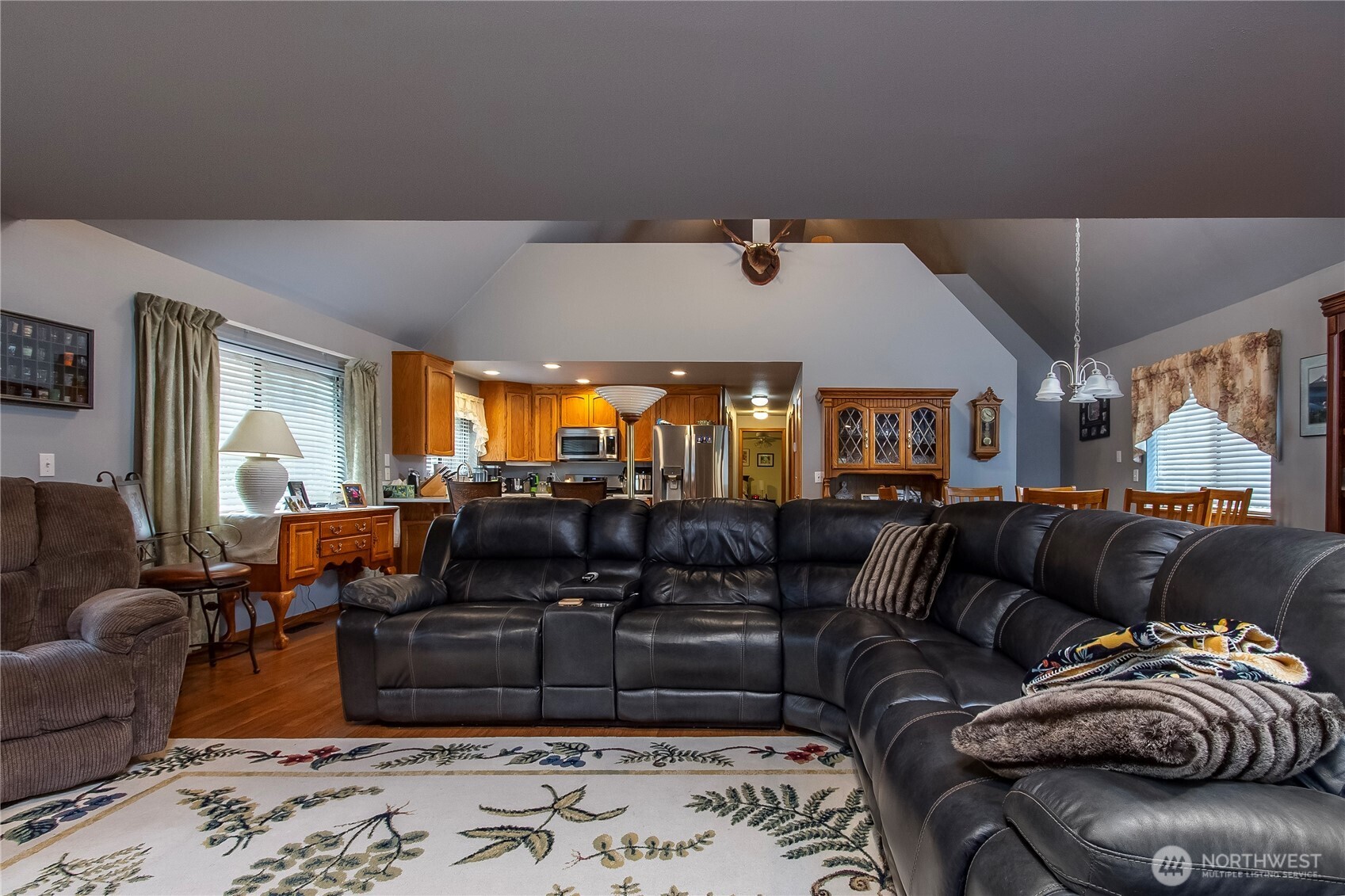 102 Crescent Beach Drive Property Photo 12
