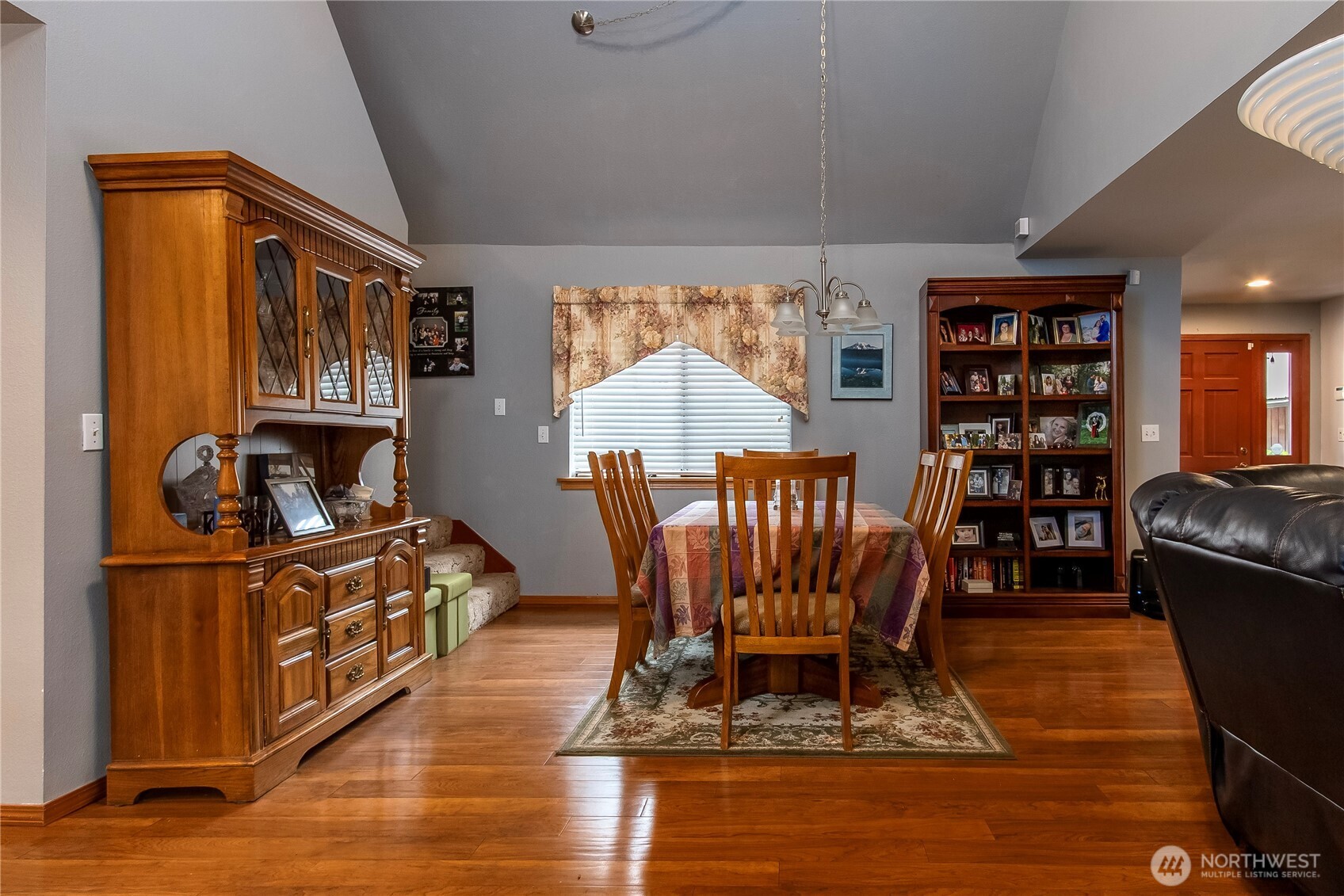 102 Crescent Beach Drive Property Photo 14