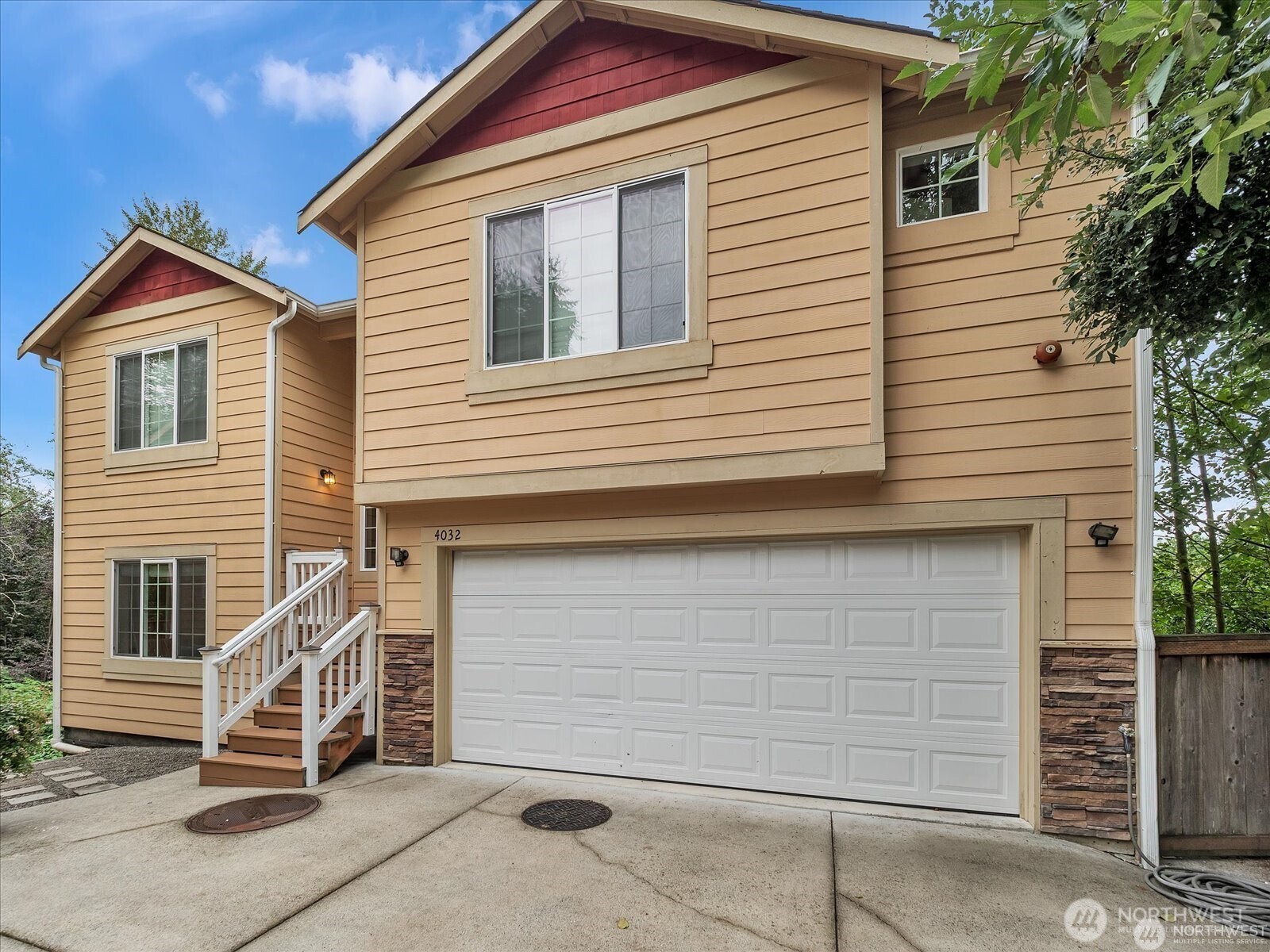 4032 152nd Place Property Photo 1
