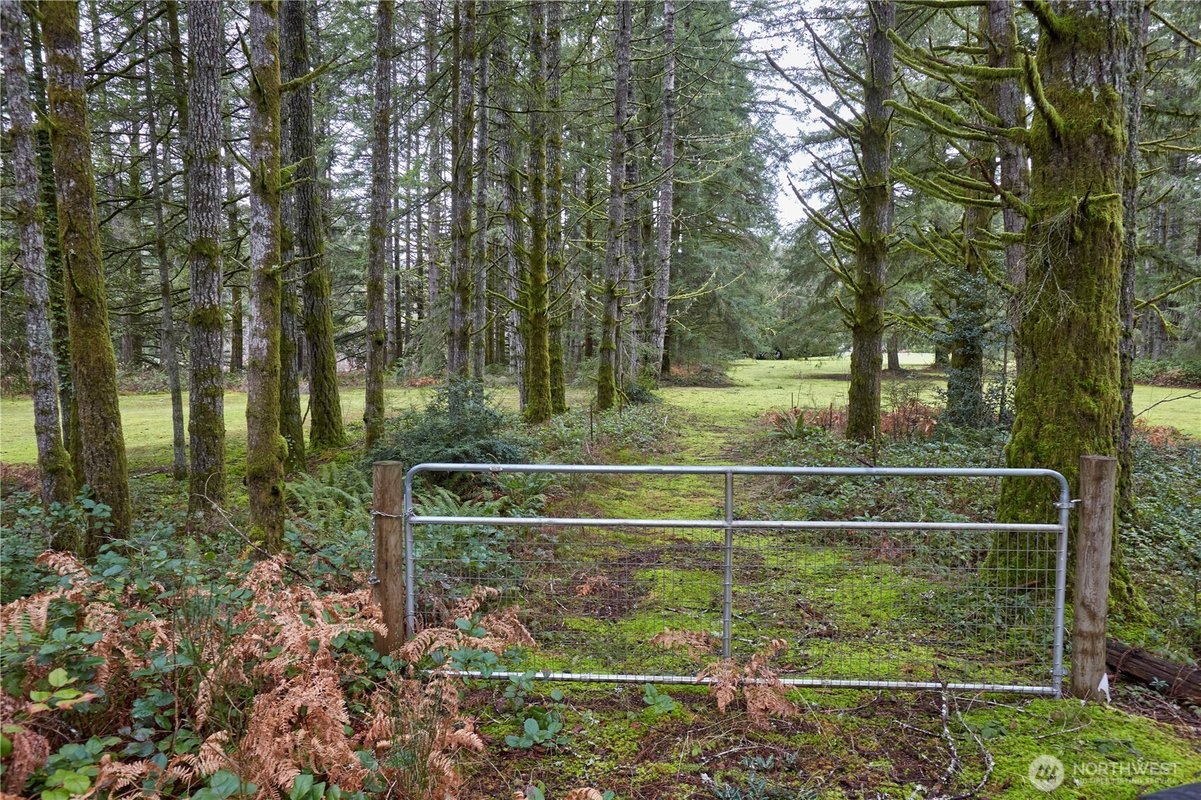 3900 Sw Huckleberry Road Property Photo 1