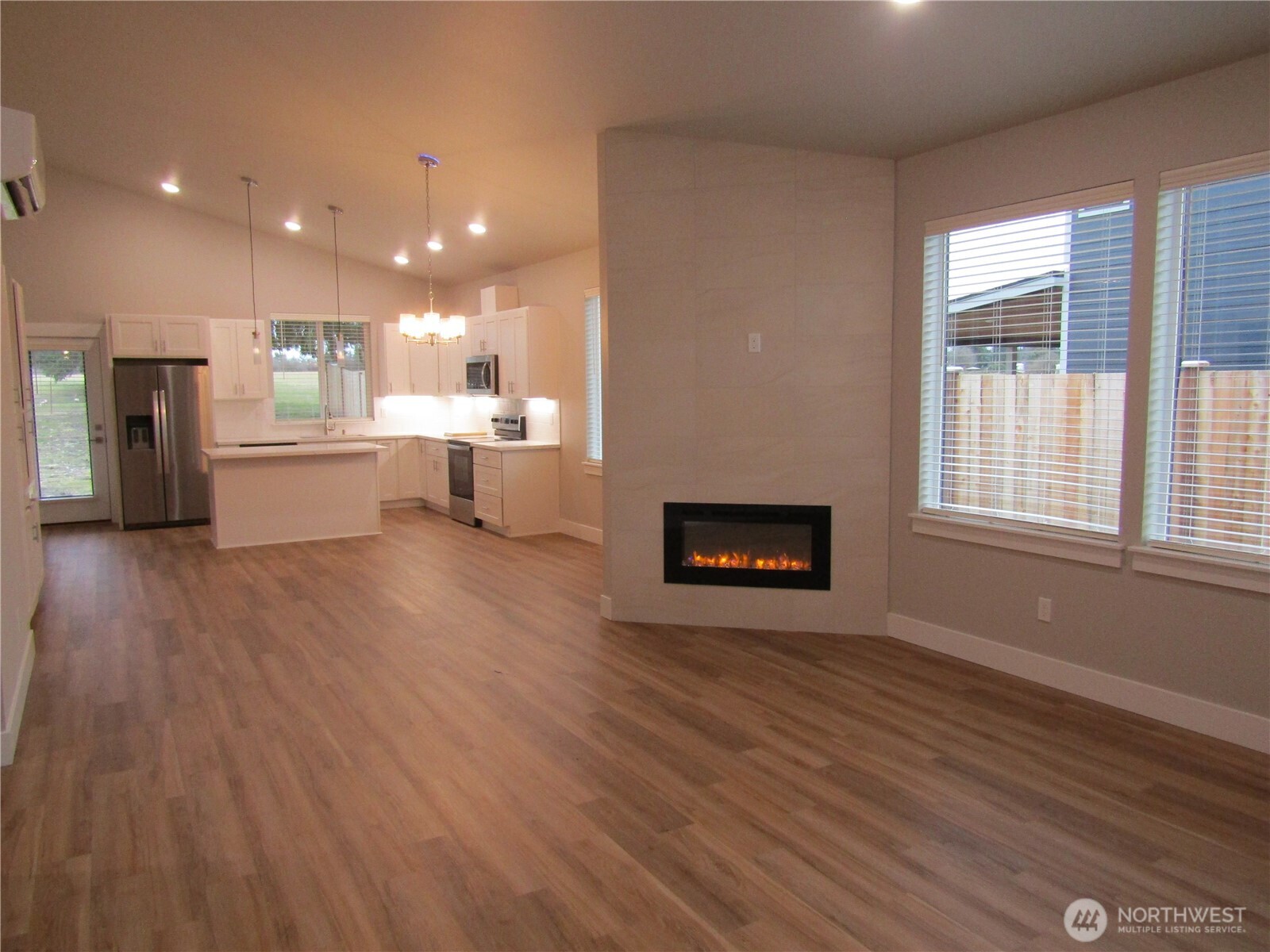 2114 Hawks View Lane Property Photo 2