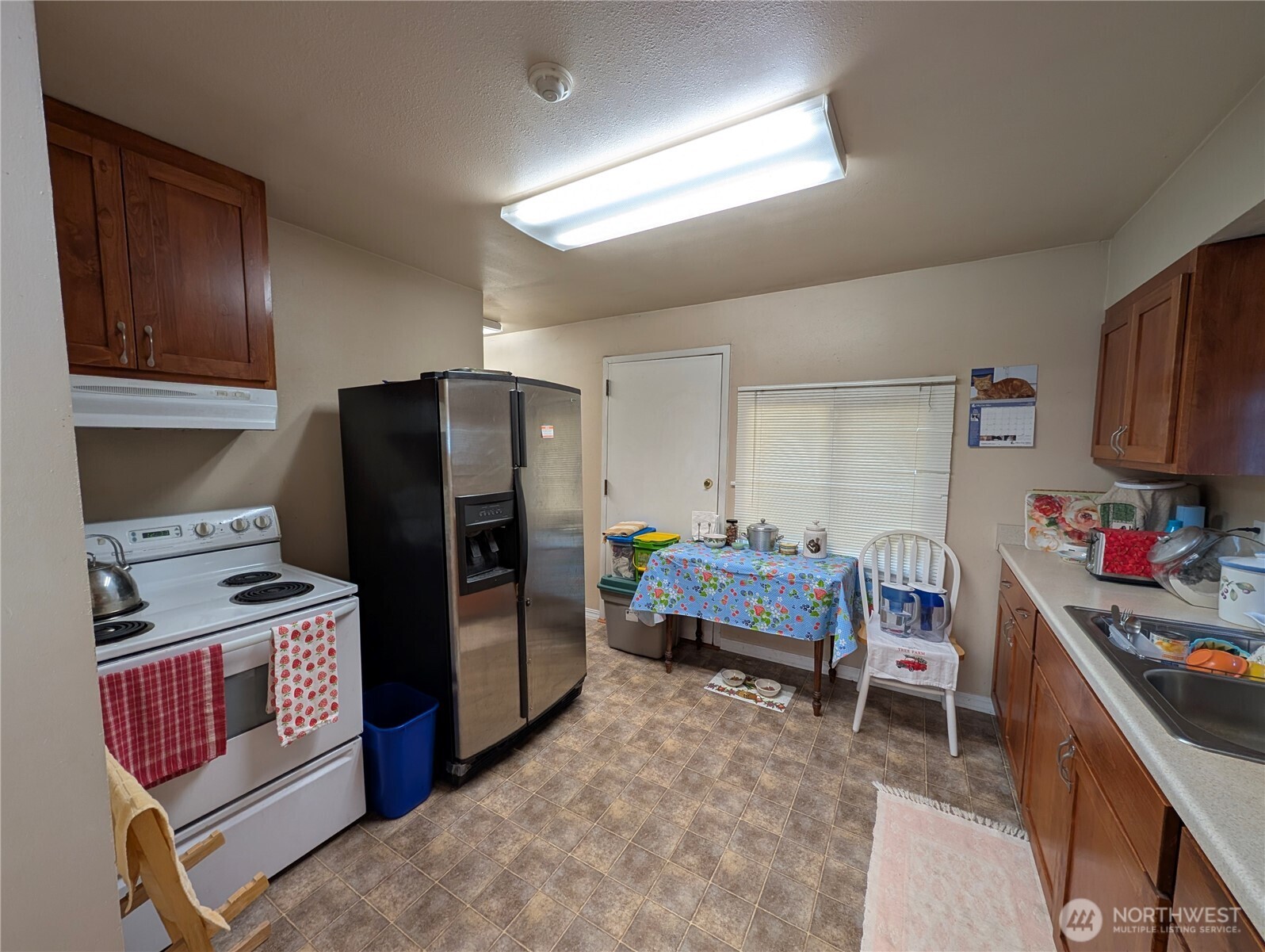 8208 8216 Canyon Road Property Photo 12