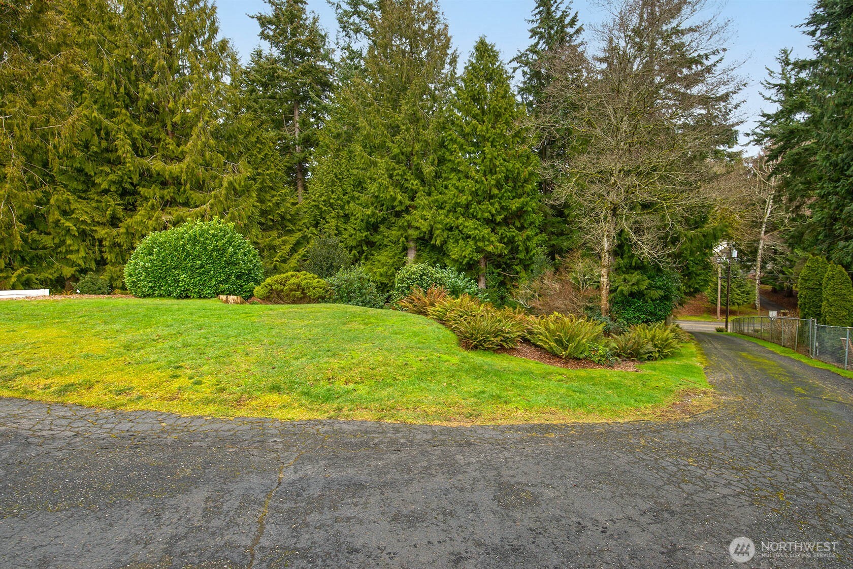 12506 Maplewood Avenue Property Photo 4