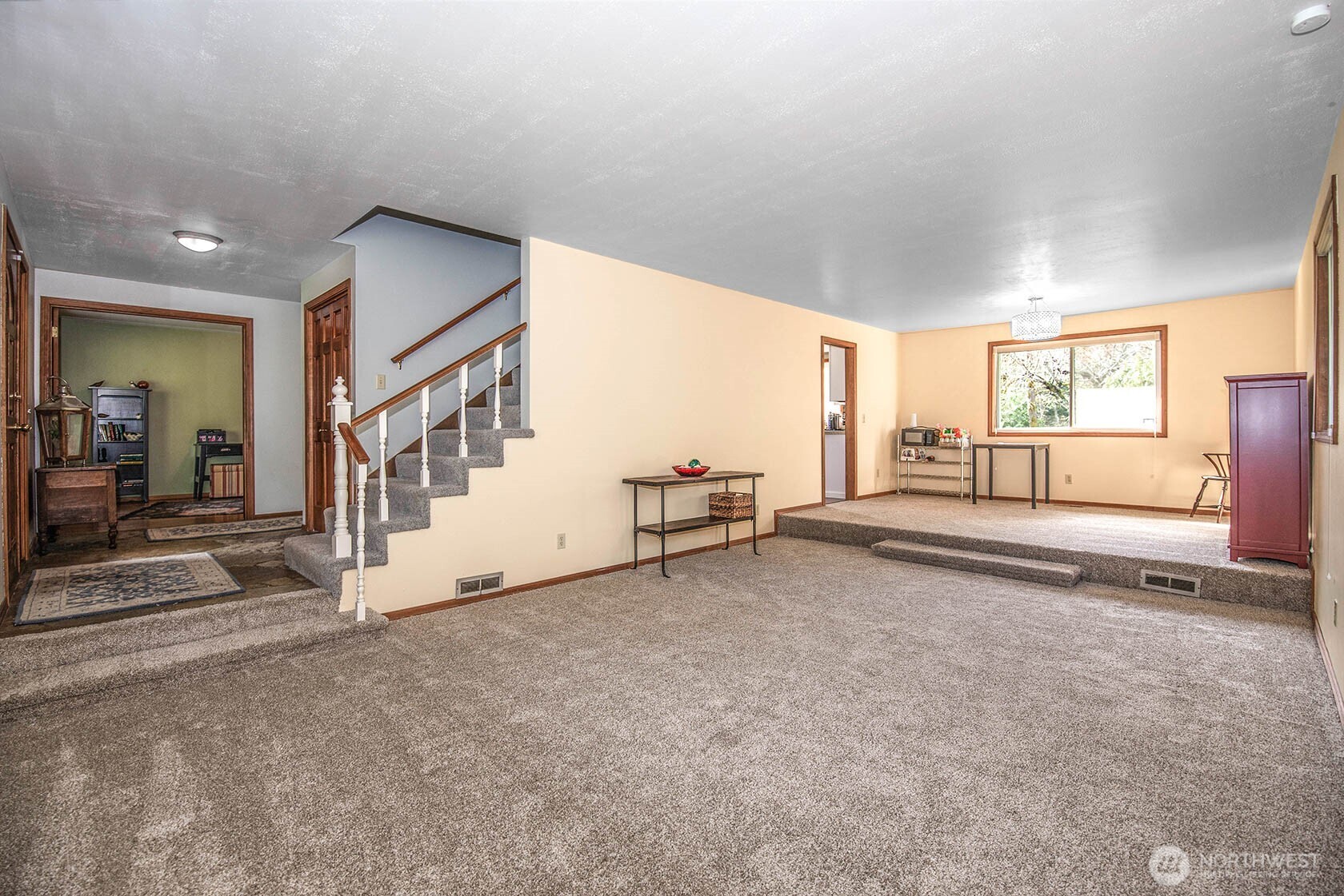 12506 Maplewood Avenue Property Photo 5