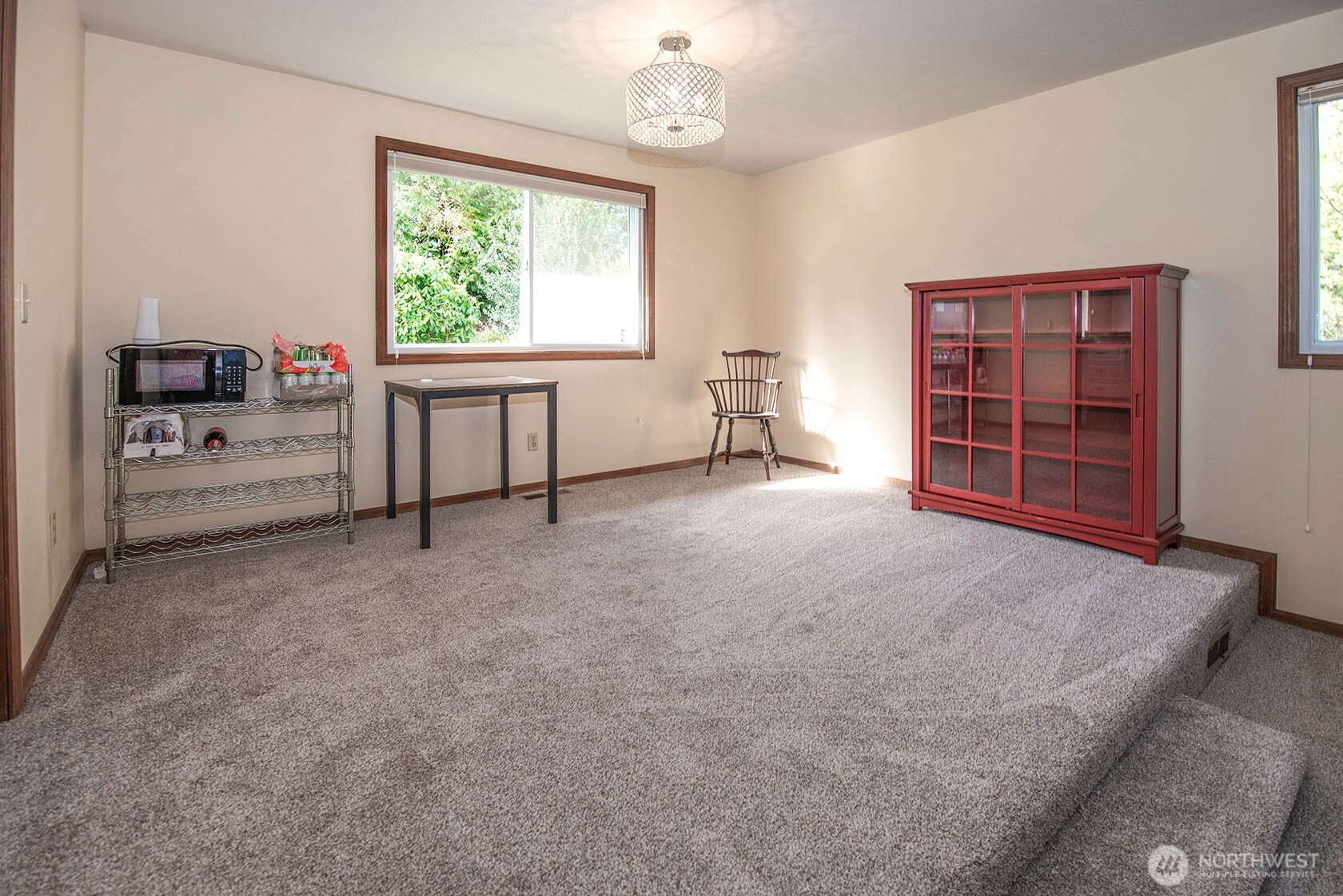 12506 Maplewood Avenue Property Photo 6