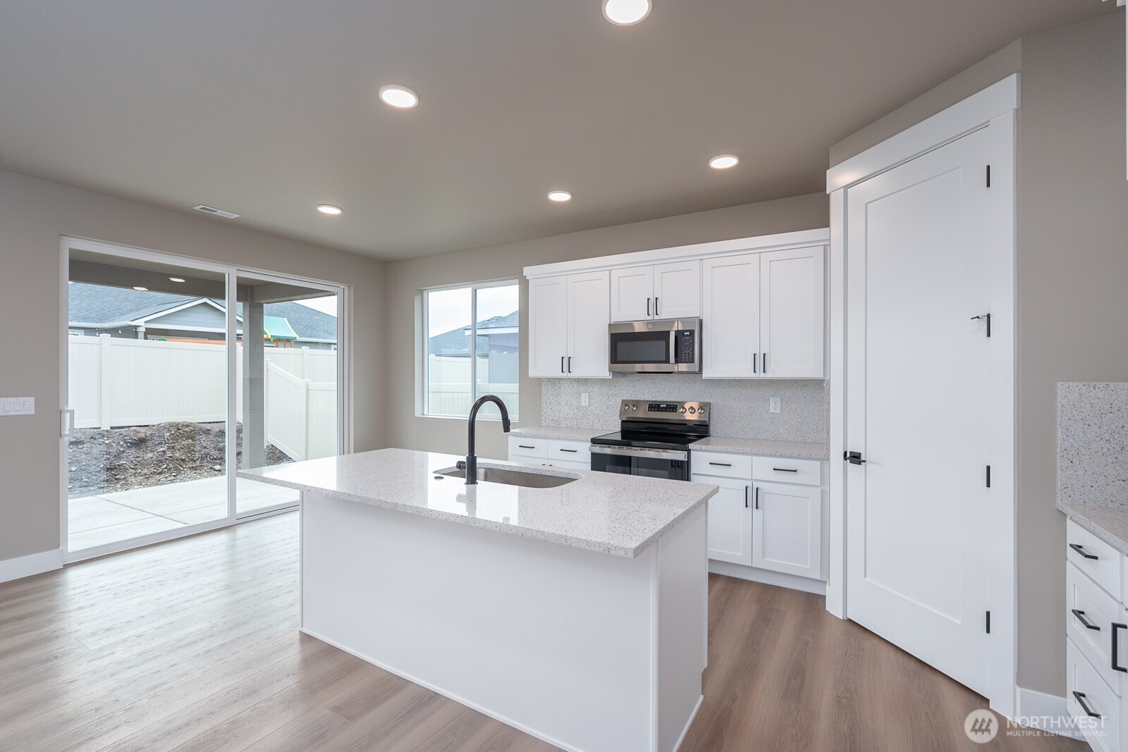 1117 9th Avenue Property Photo 2