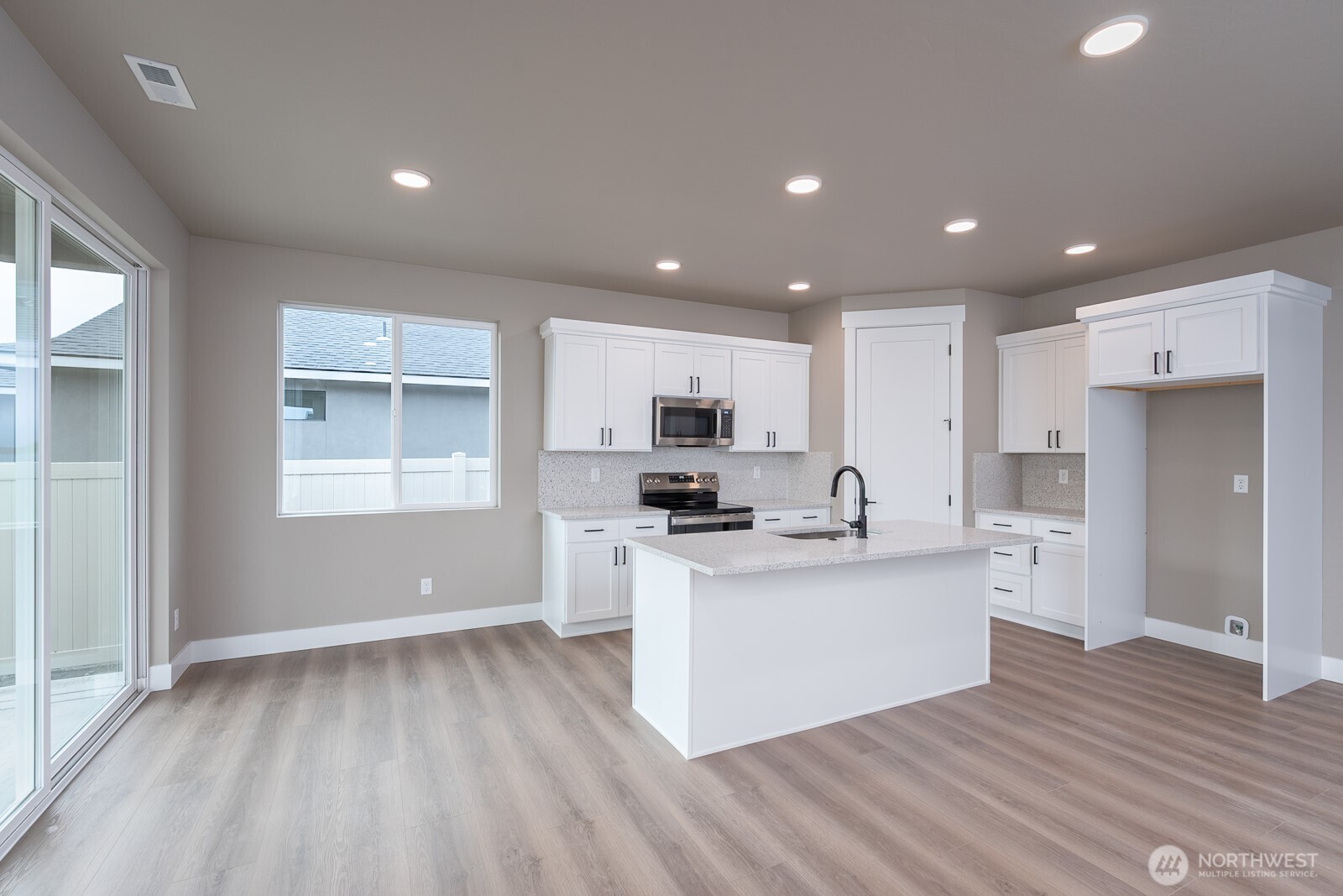 1117 9th Avenue Property Photo 6