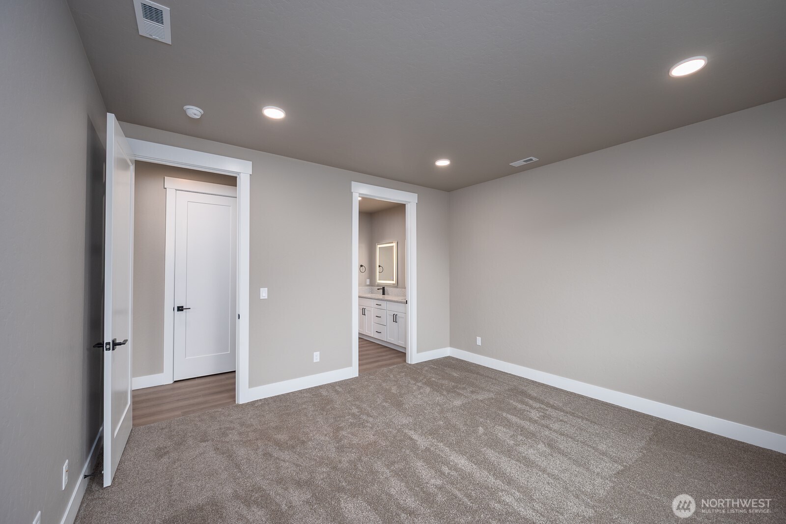 1117 9th Avenue Property Photo 24