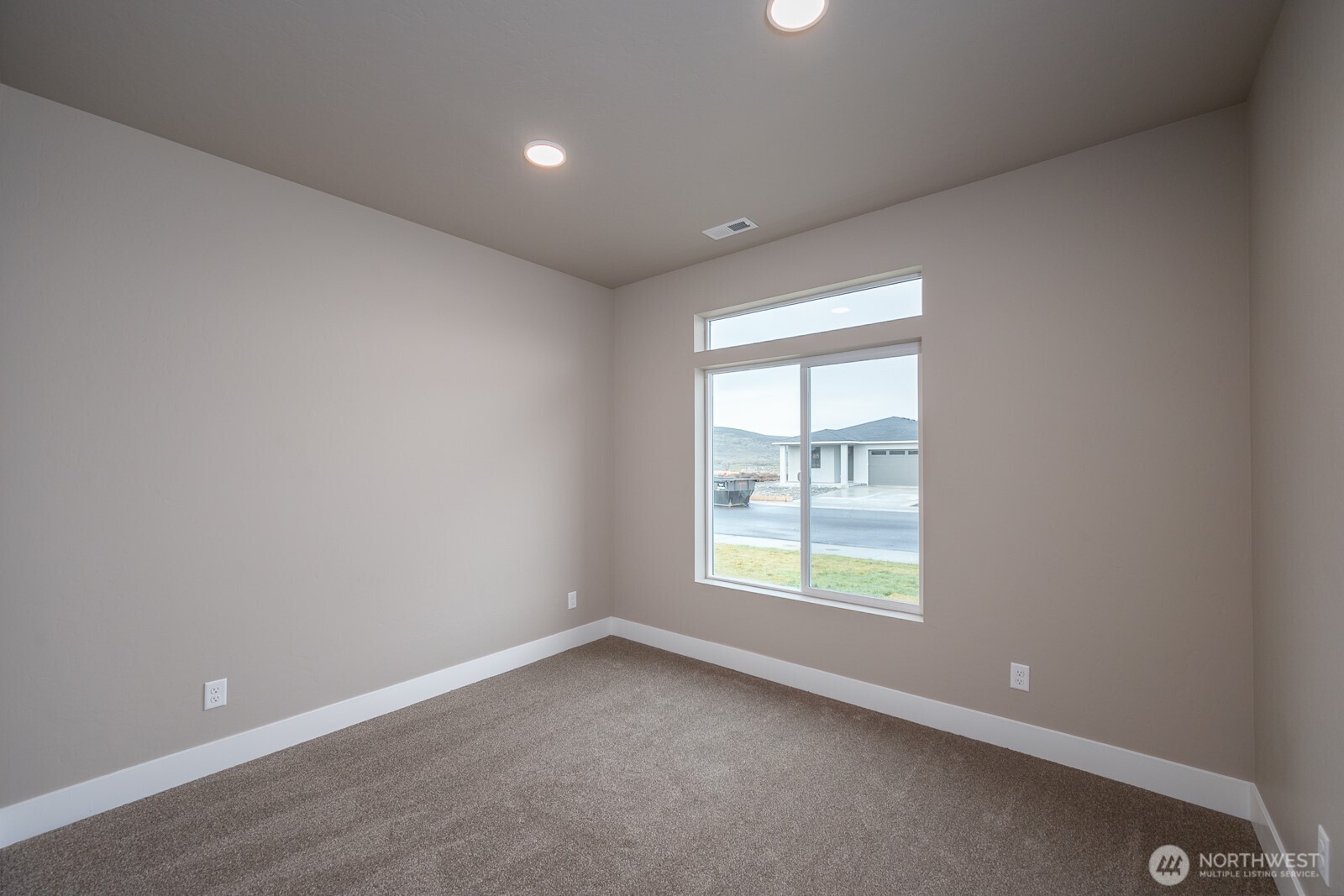 1011 9th Avenue Property Photo 8