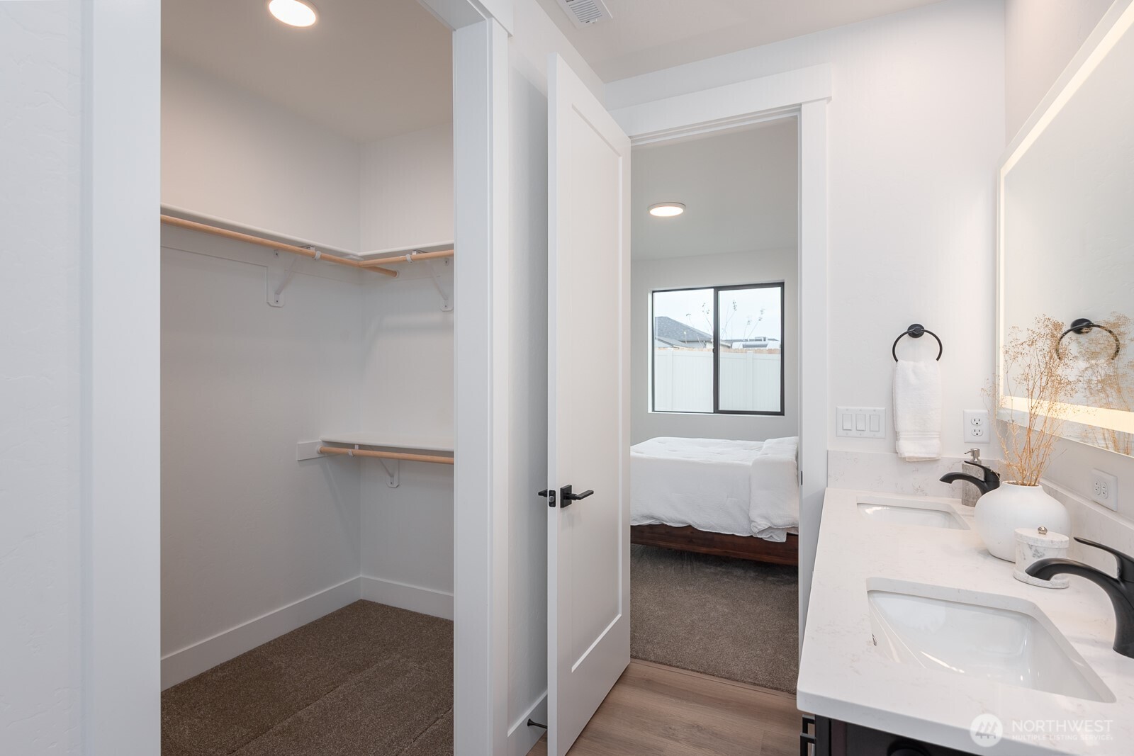 929 9th Avenue Property Photo 9