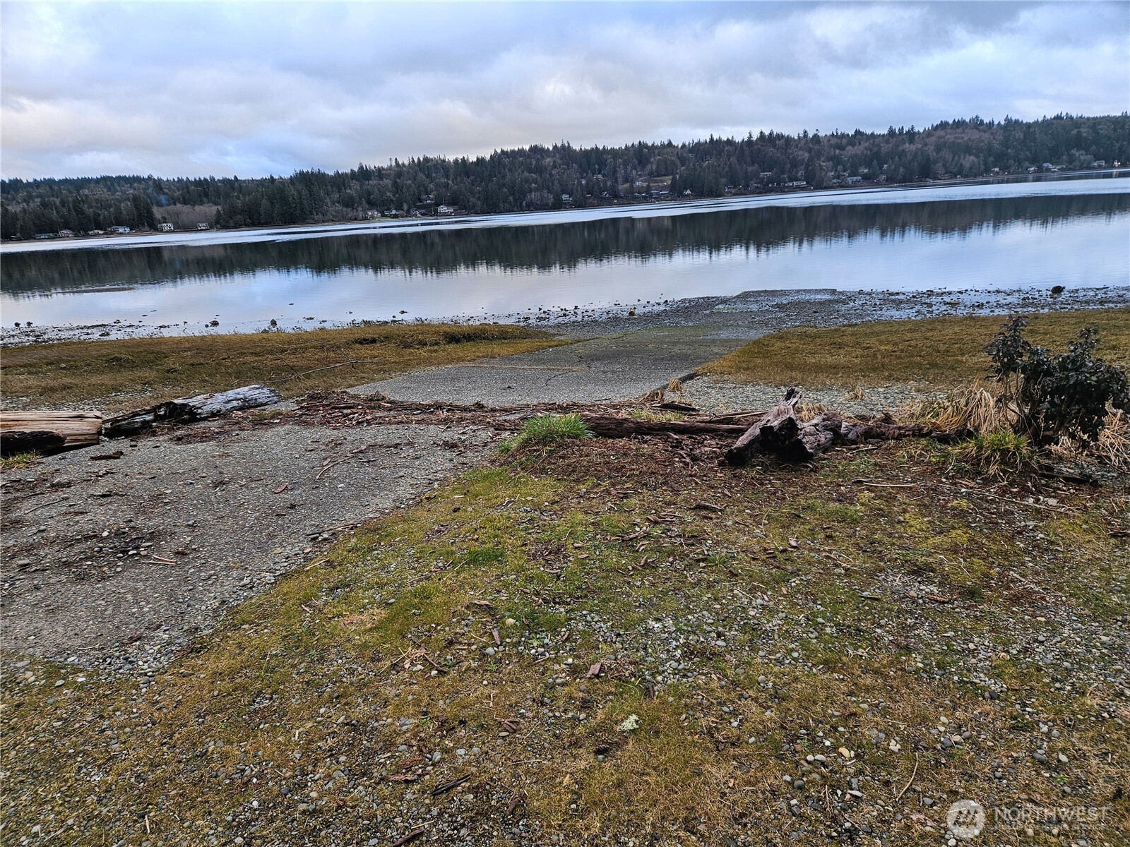 323 Ne Barbara Boulevard Property Photo 6