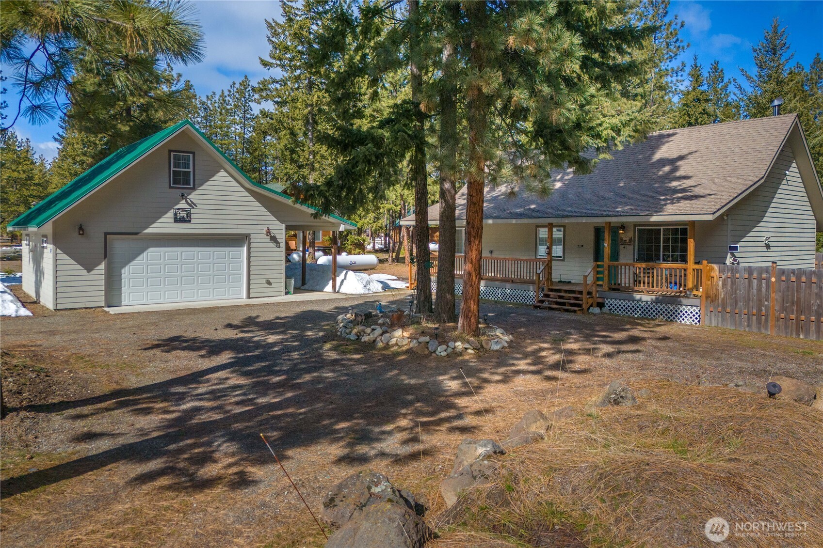 41 White Pine Dr Property Photo