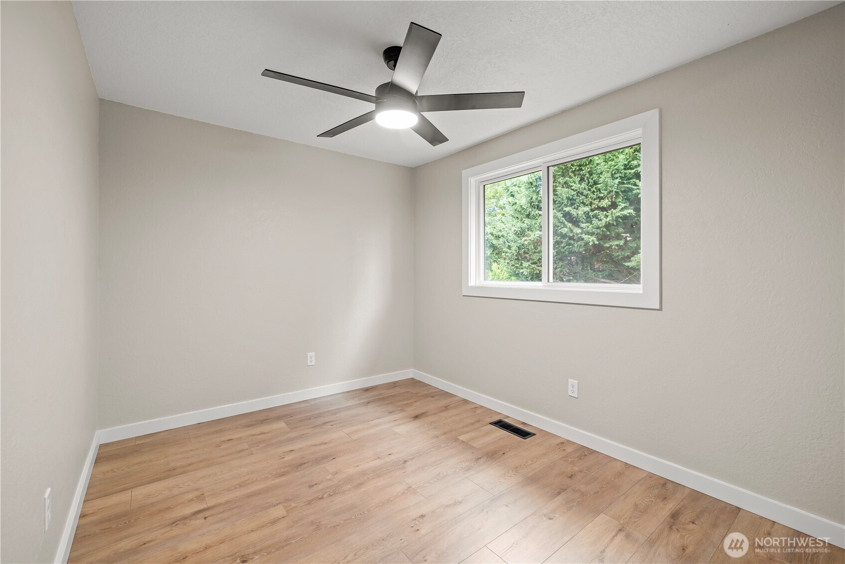 920 207th Place Property Photo 22