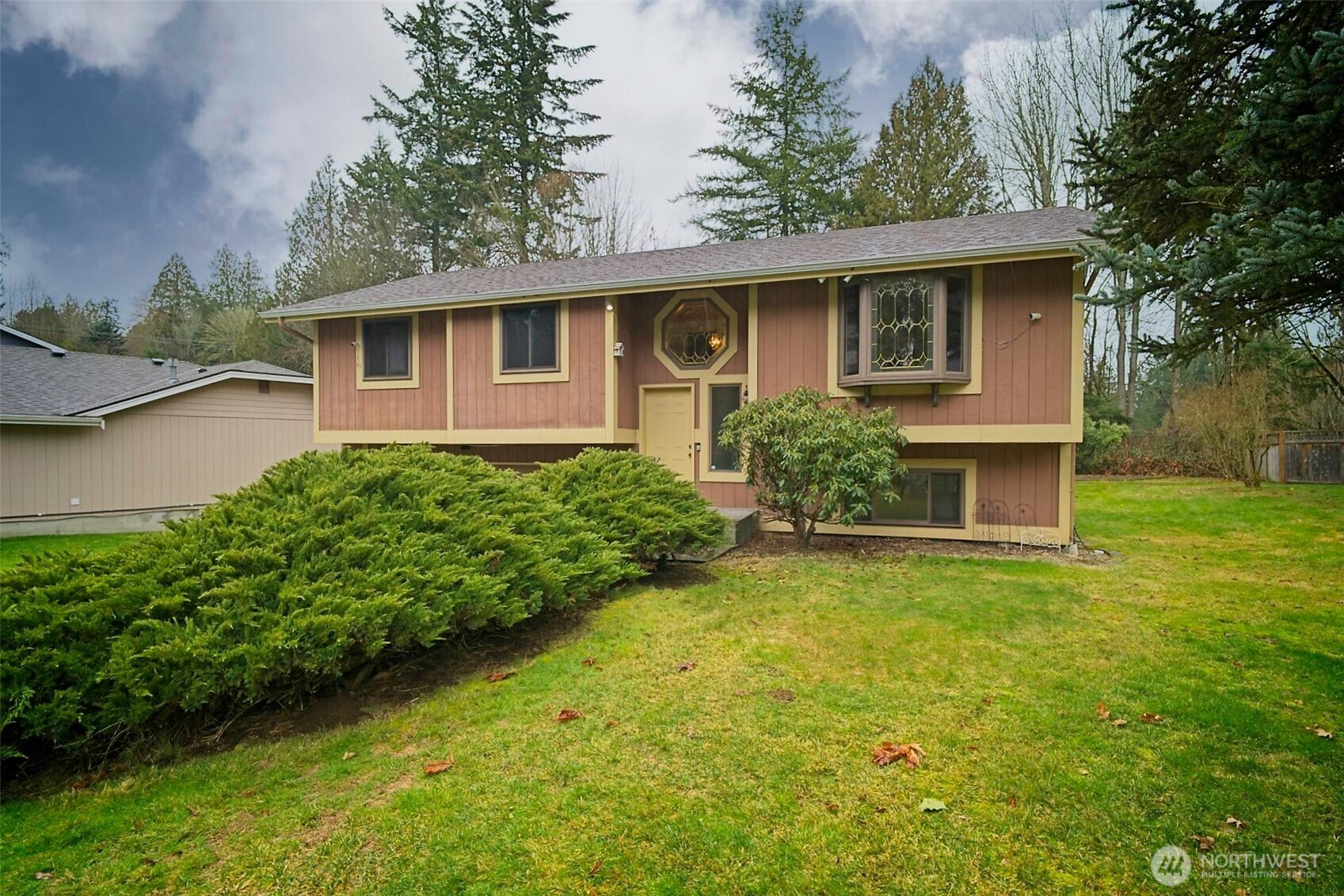 1240 Ne Magnum Court Property Photo