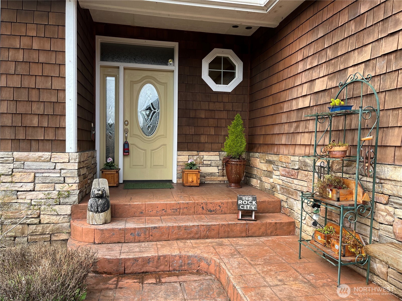2611 Sea Crest Avenue Property Photo 2
