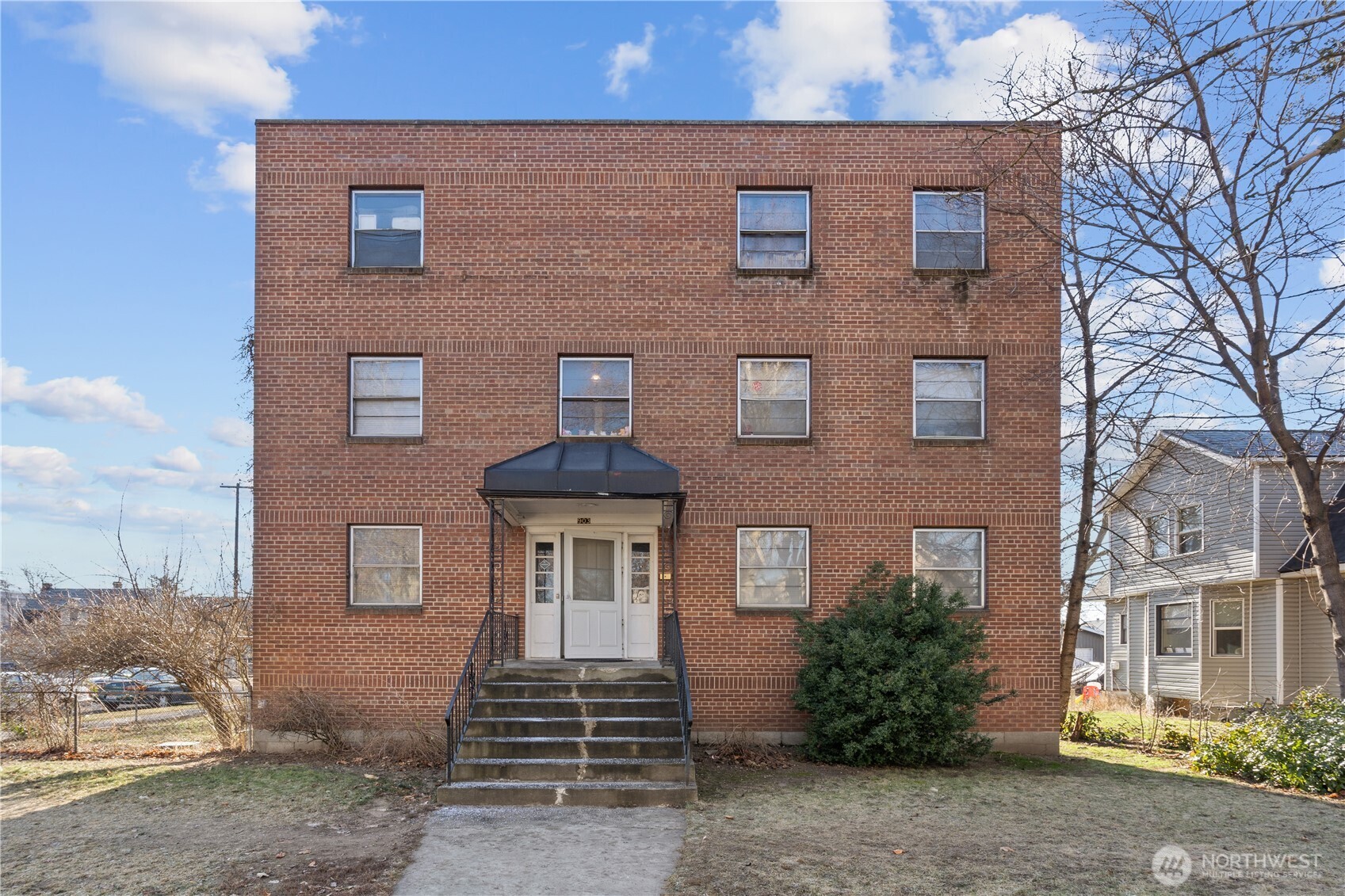 903 W Spofford Avenue Property Photo