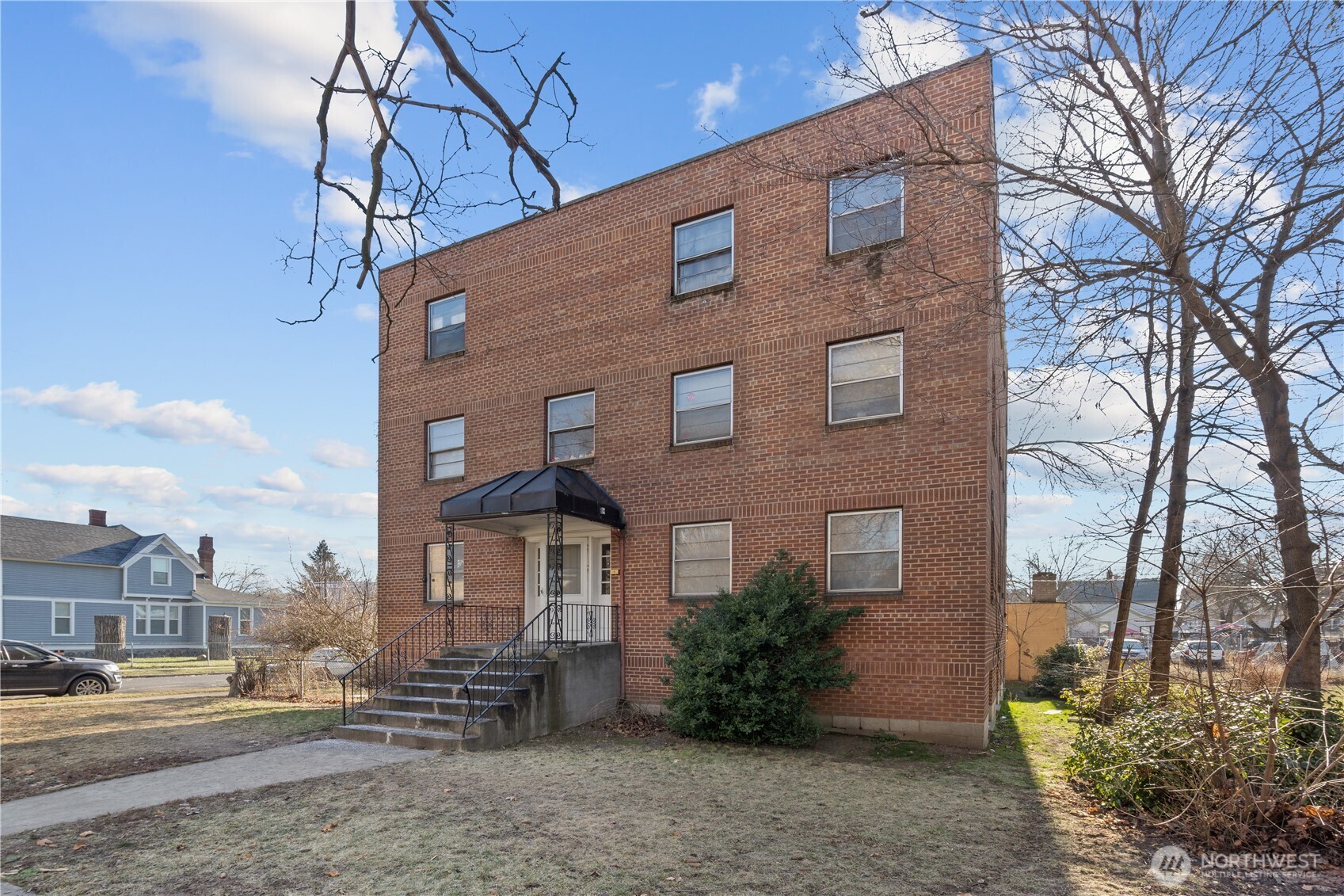 903 W Spofford Avenue Property Photo 2