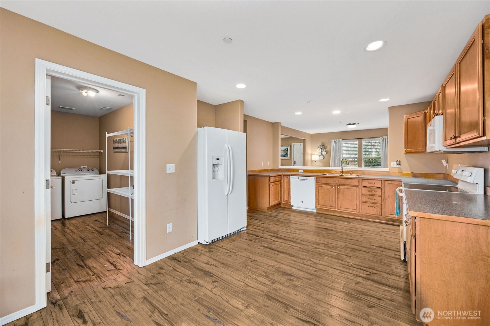 2742 Mcneil Street Property Photo 12