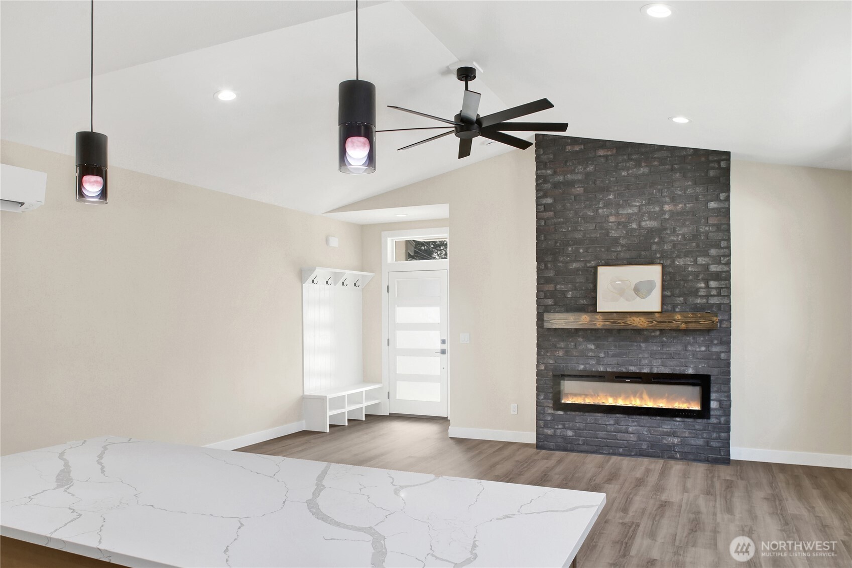 8659 Golden Valley Drive Property Photo 4