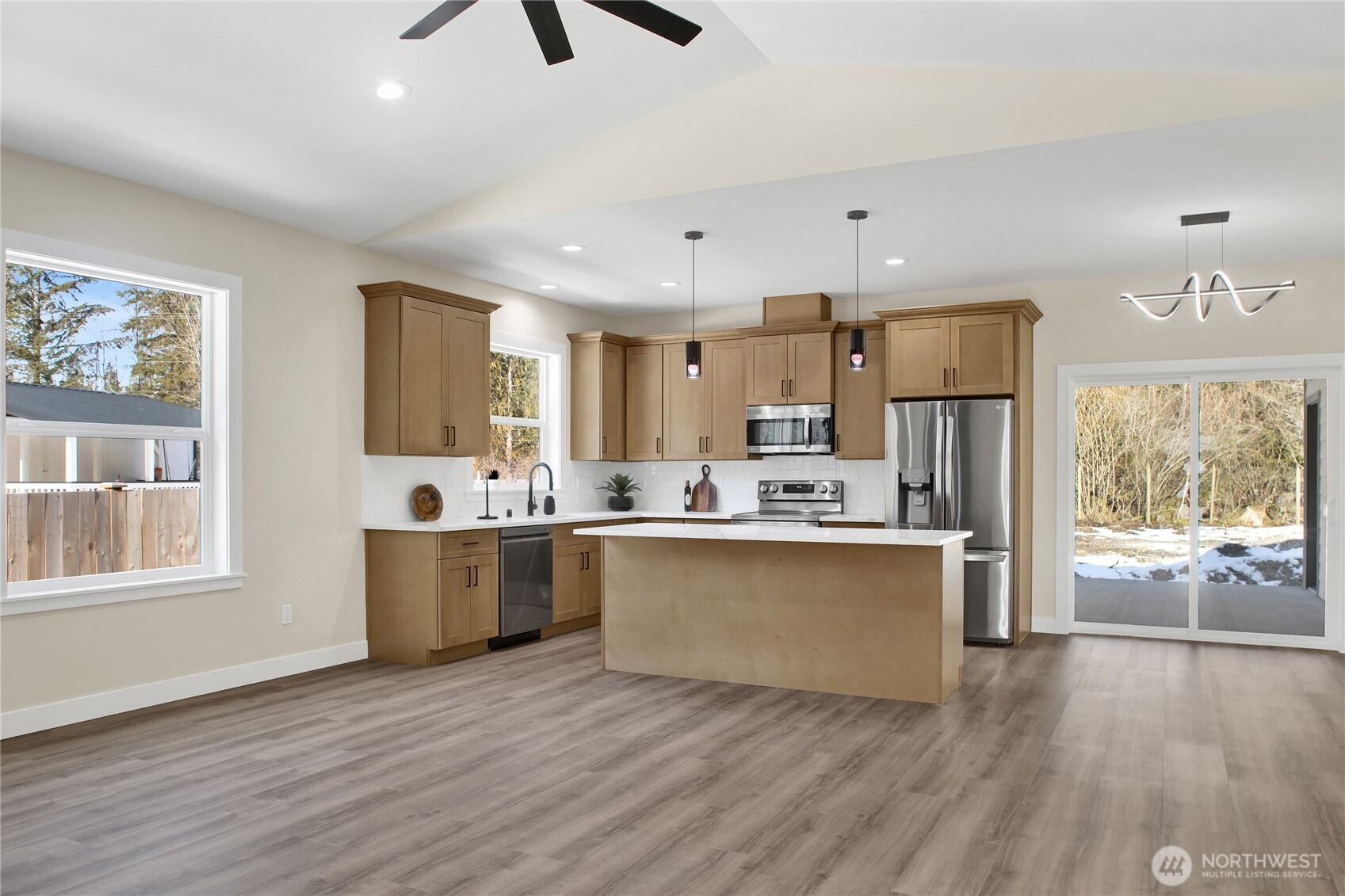 8659 Golden Valley Drive Property Photo 10