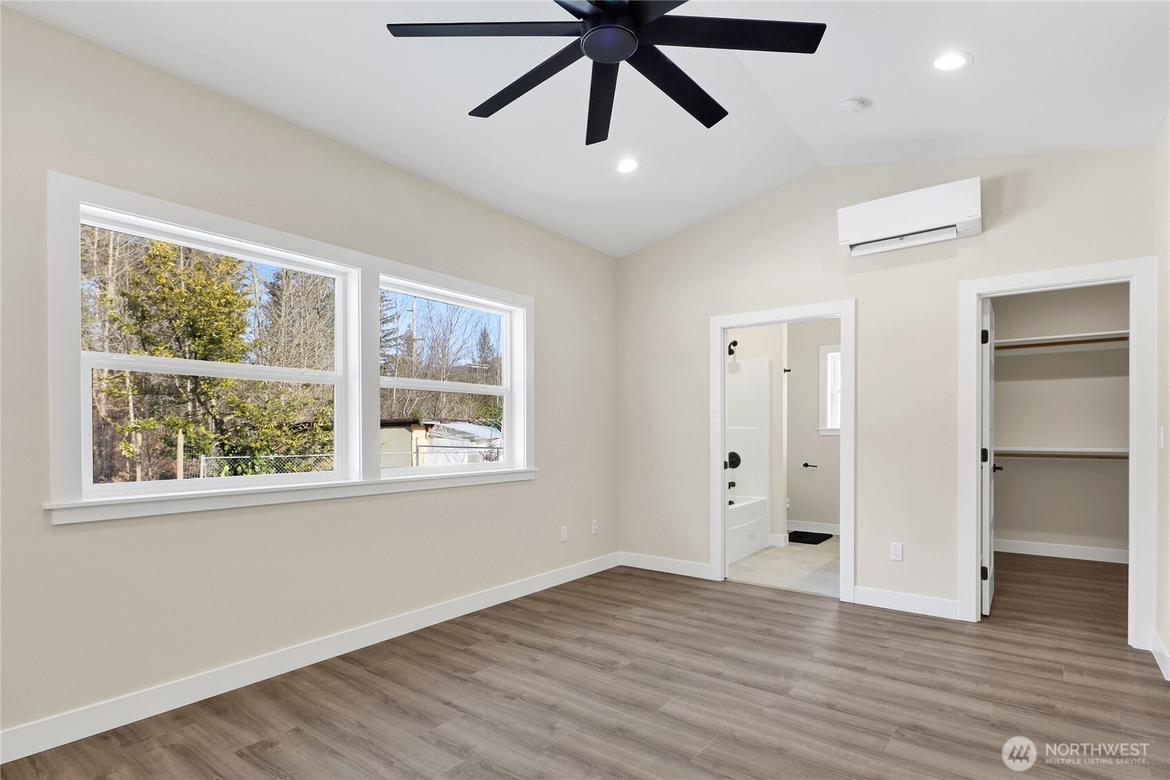 8659 Golden Valley Drive Property Photo 18