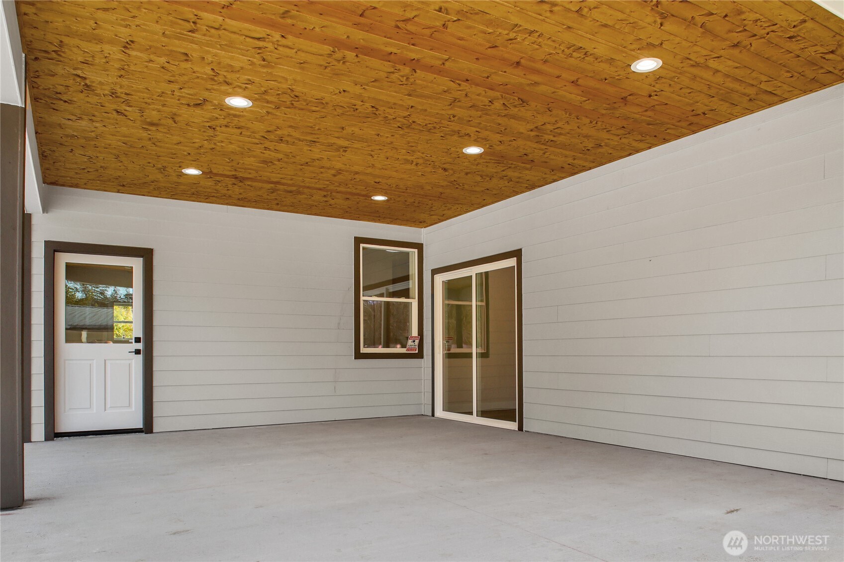 8659 Golden Valley Drive Property Photo 32