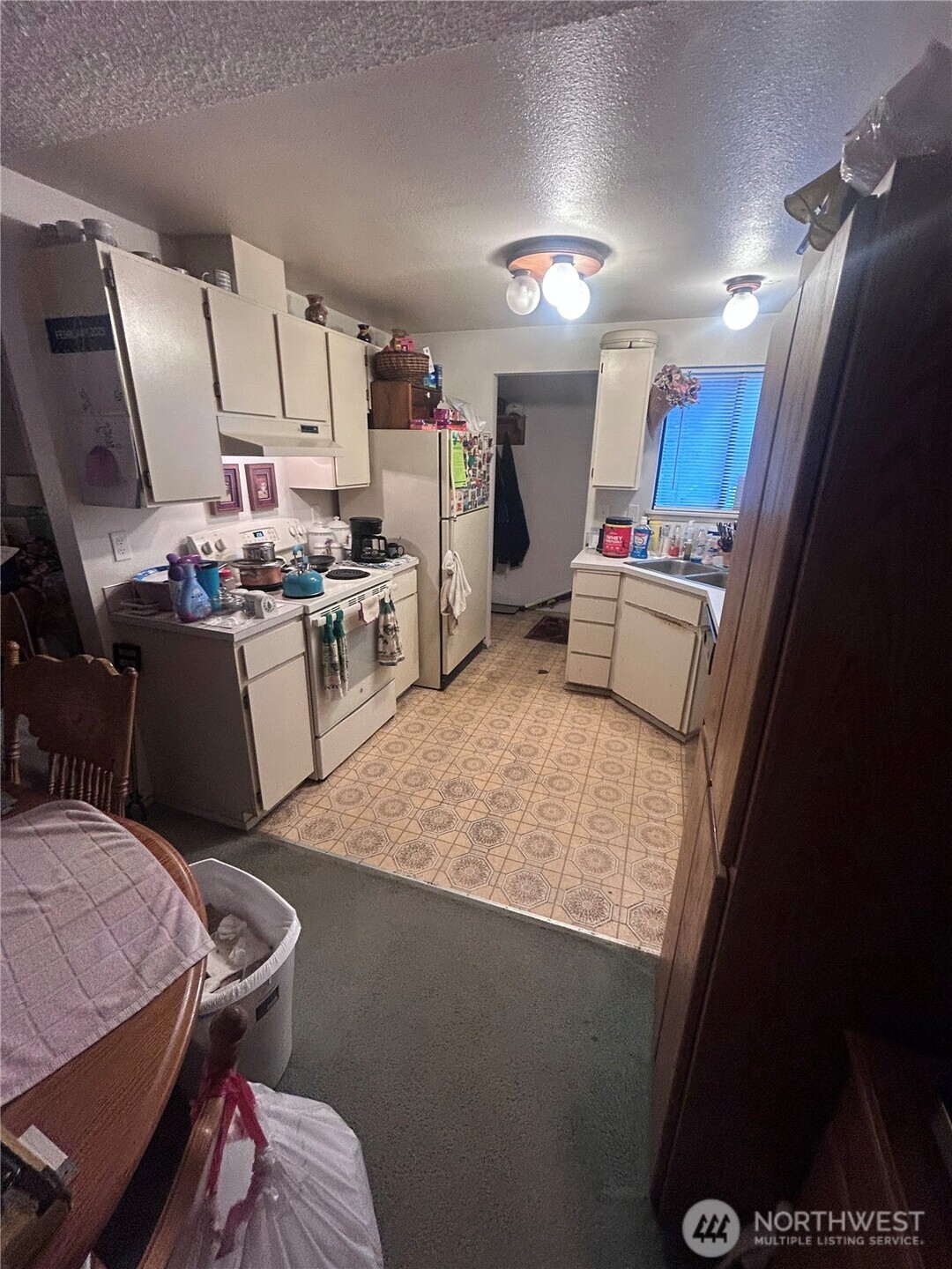 9025 E Property Photo 9