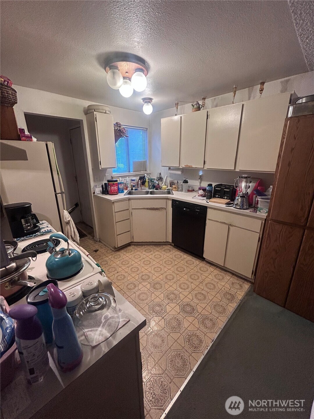 9025 E Property Photo 10
