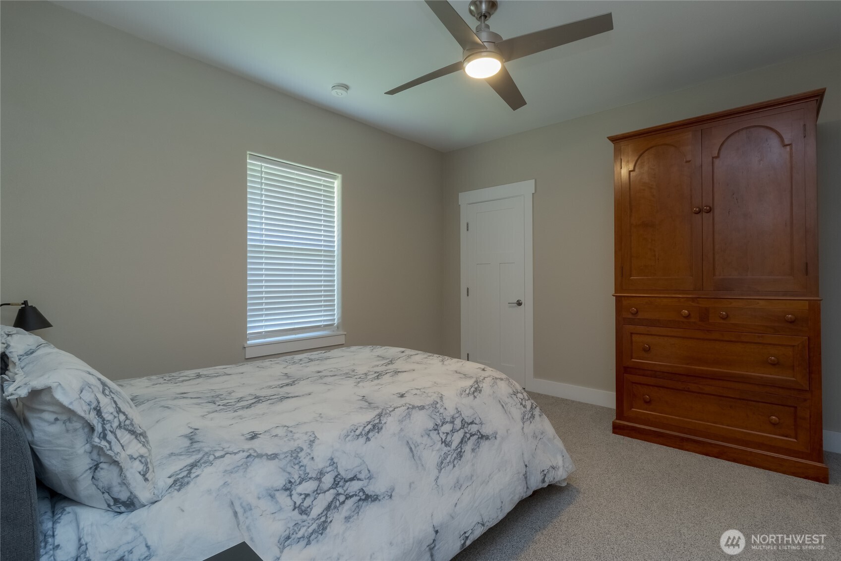 609 Pleasant Street Property Photo 14