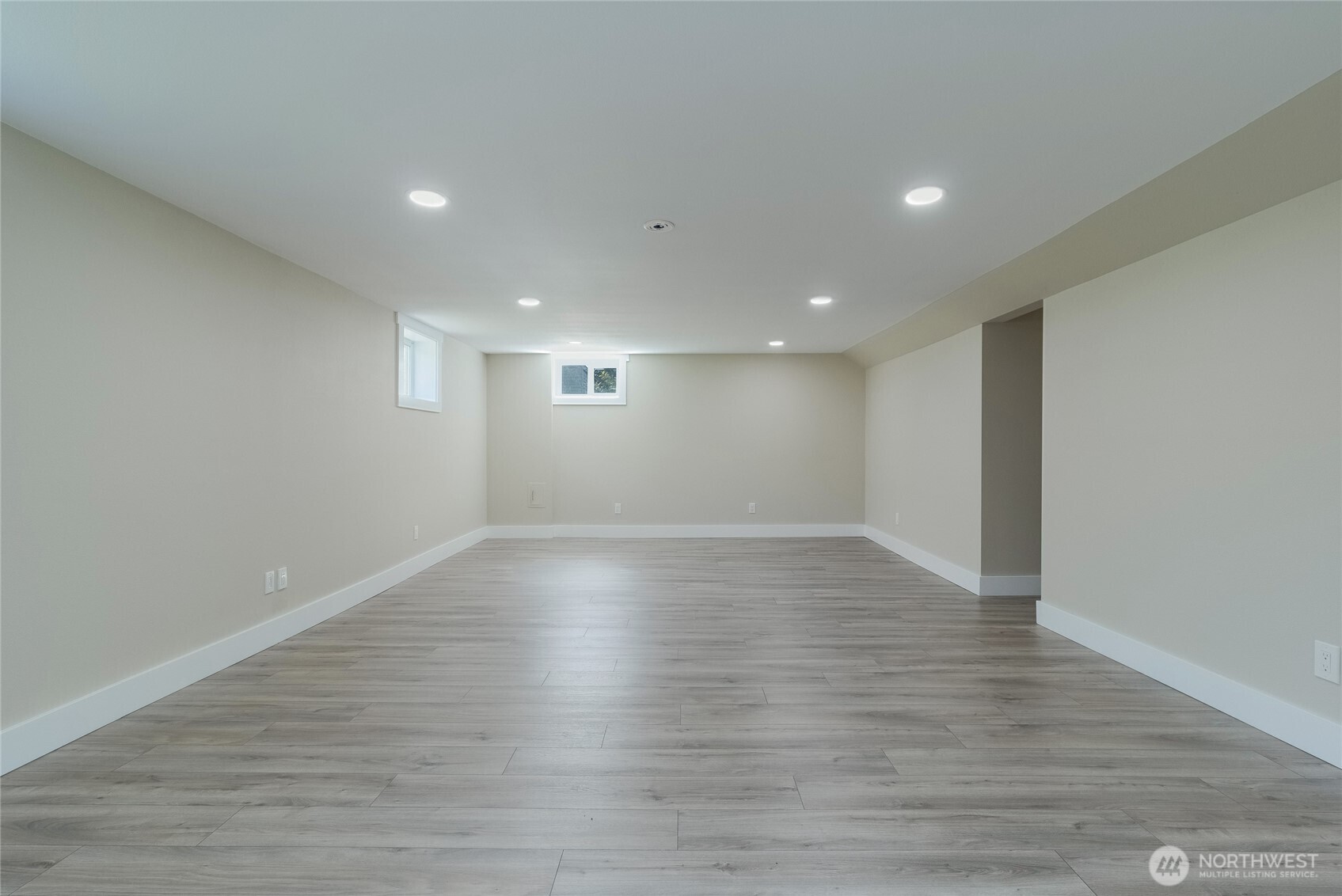 609 Pleasant Street Property Photo 21