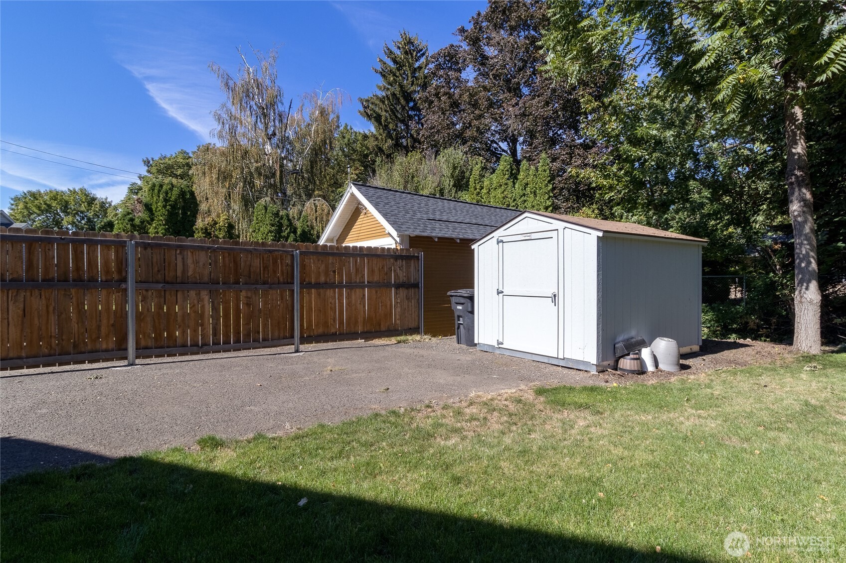609 Pleasant Street Property Photo 26