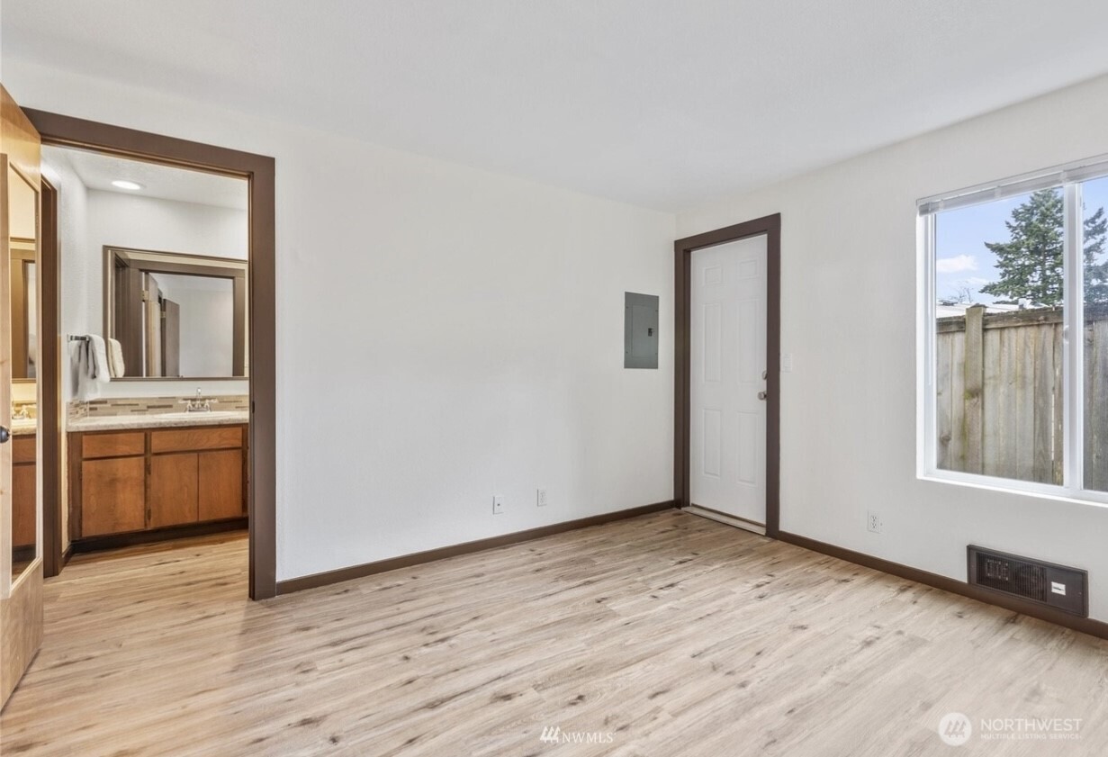 2503 Euclid Avenue Property Photo 14