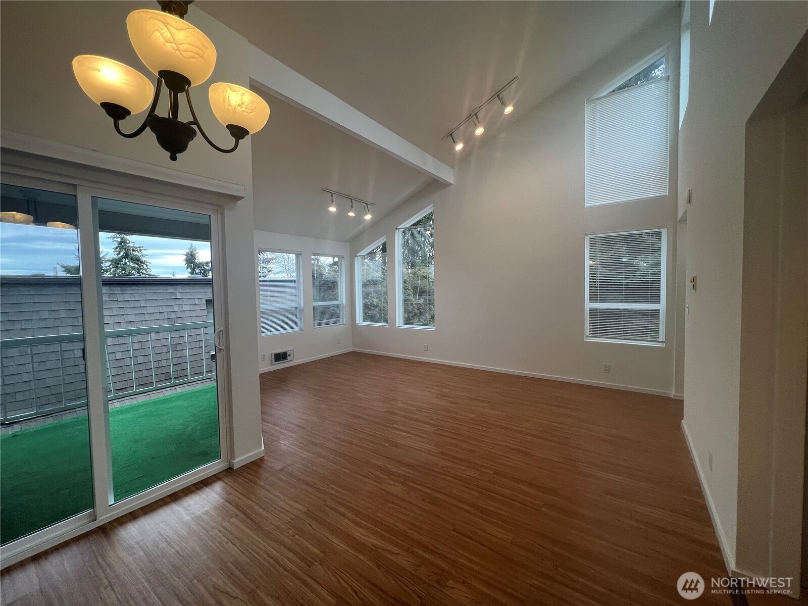 2503 Euclid Avenue Property Photo 31