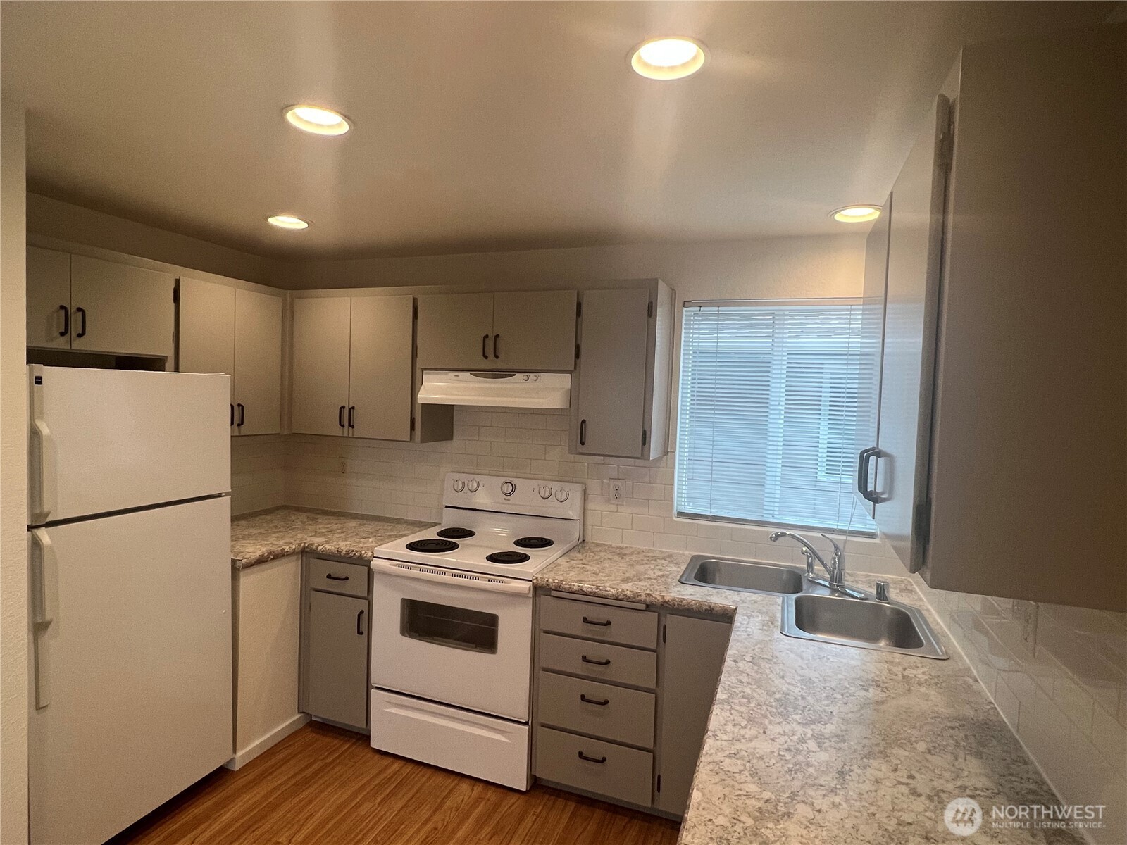 2503 Euclid Avenue Property Photo 33