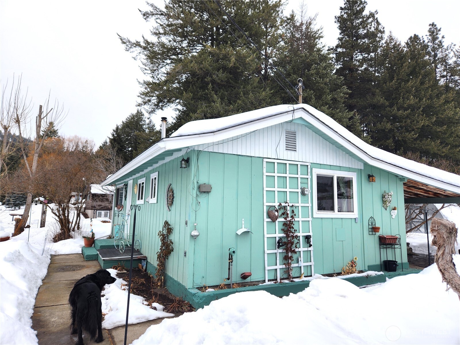 326 W 9th Street Property Photo