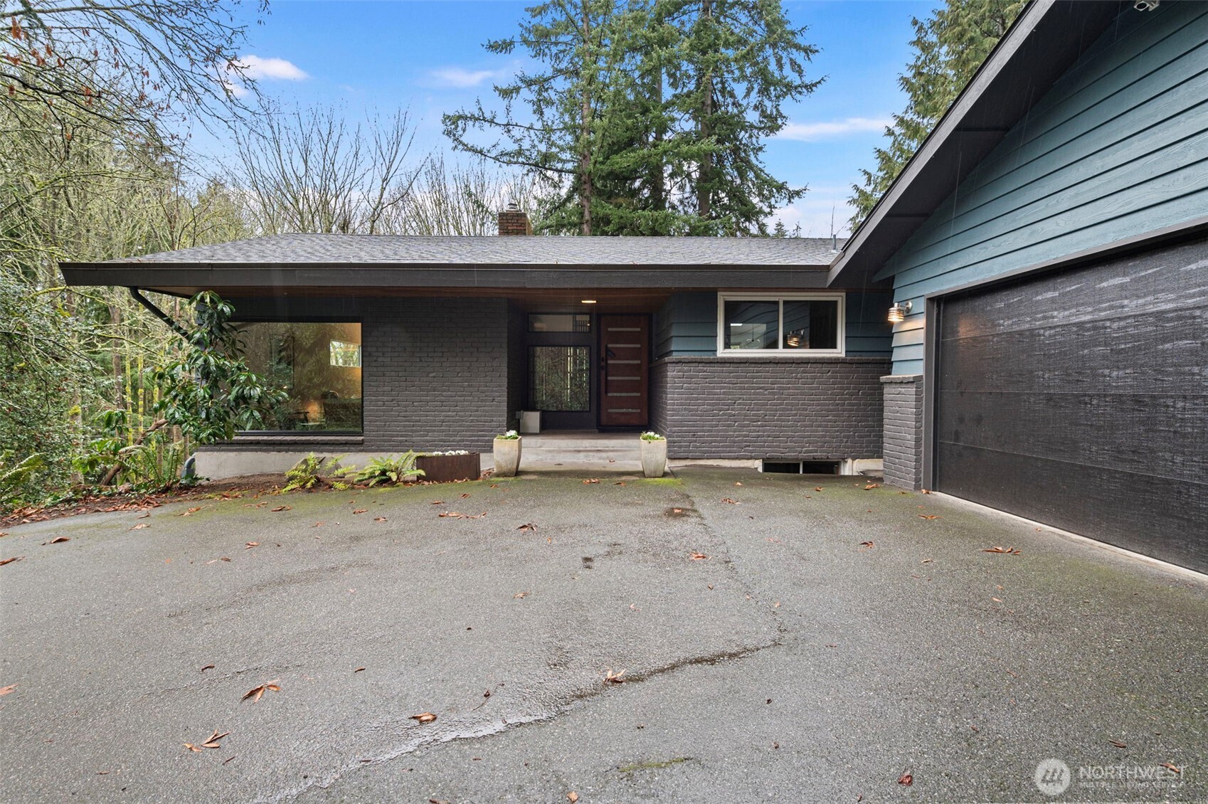 814 Nw Carkeek Park Road Property Photo