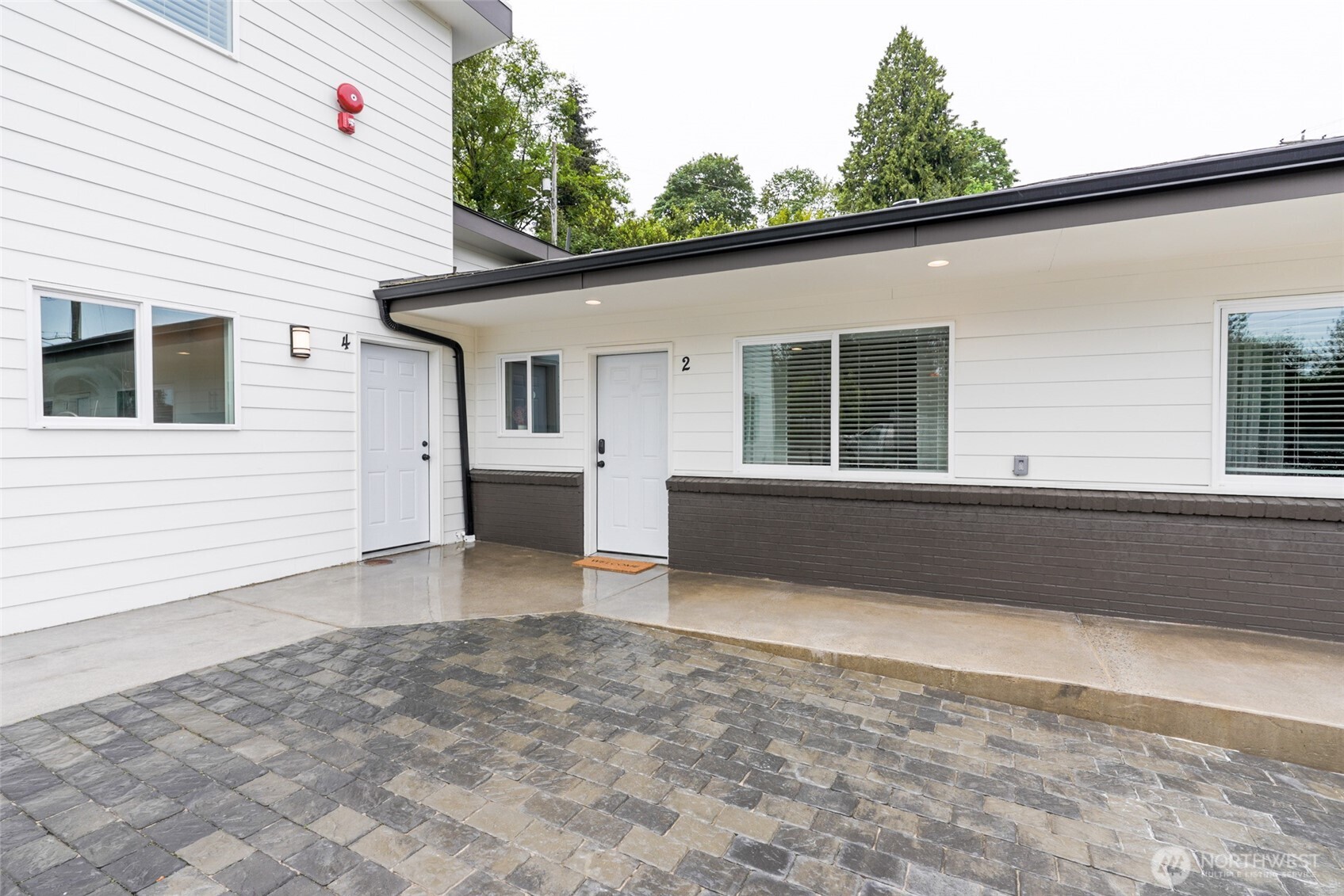 10009 Des Moines Memorial Drive Property Photo