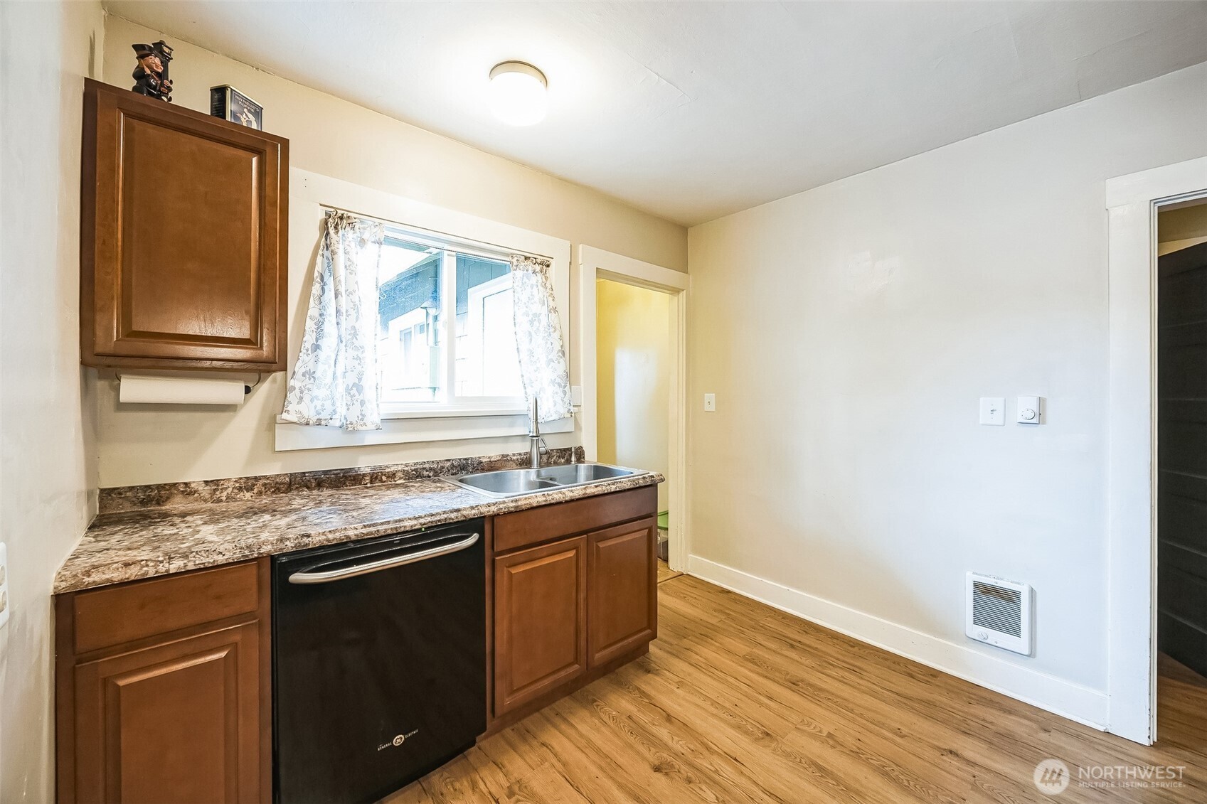 213 N K Street Property Photo 7