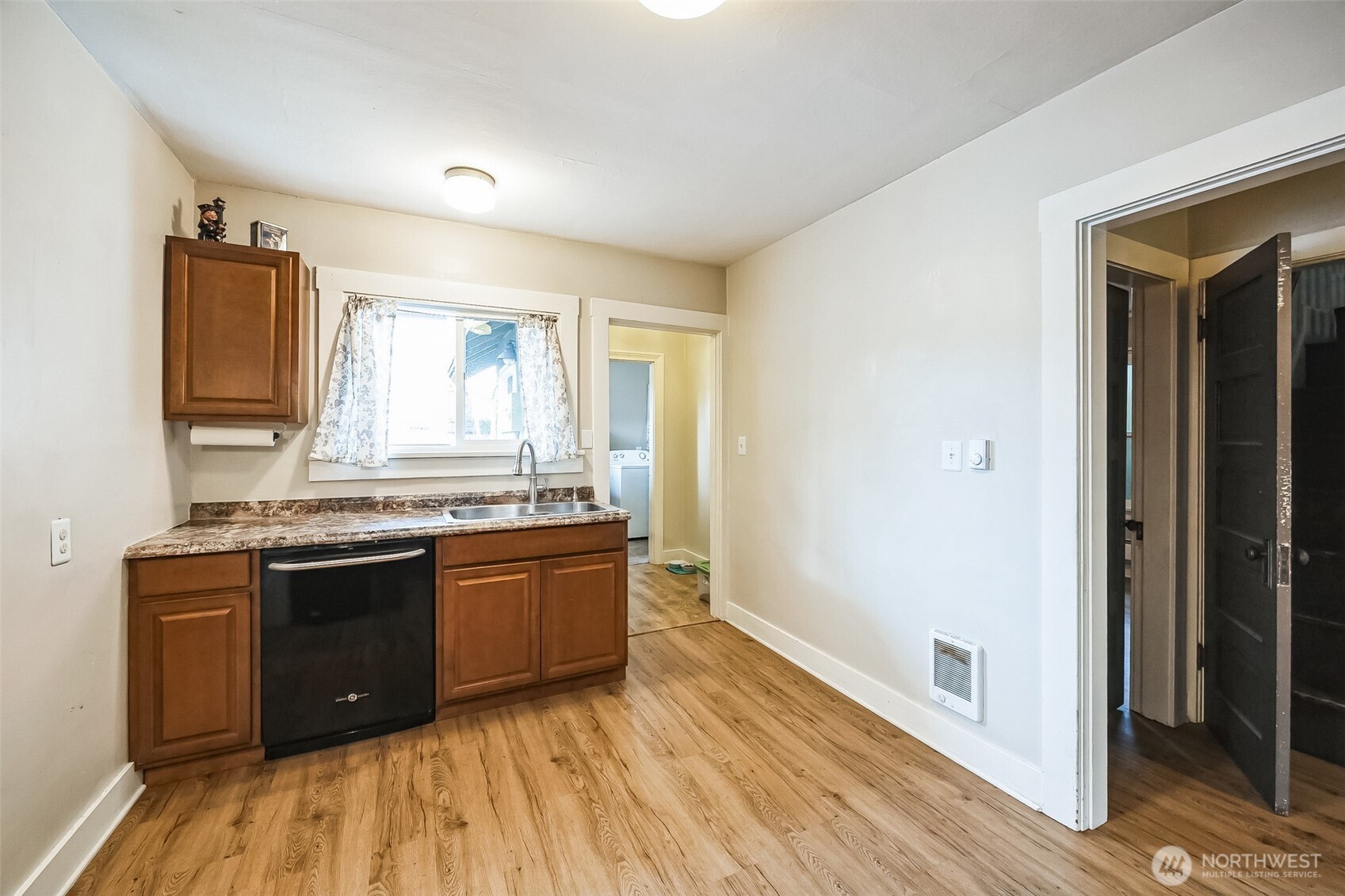 213 N K Street Property Photo 8
