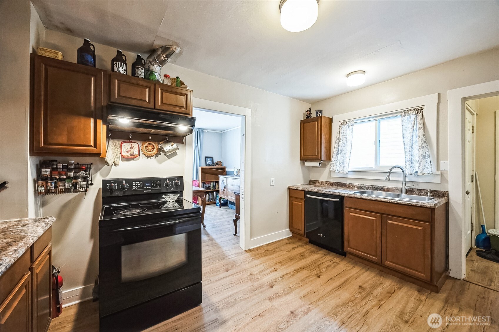 213 N K Street Property Photo 9