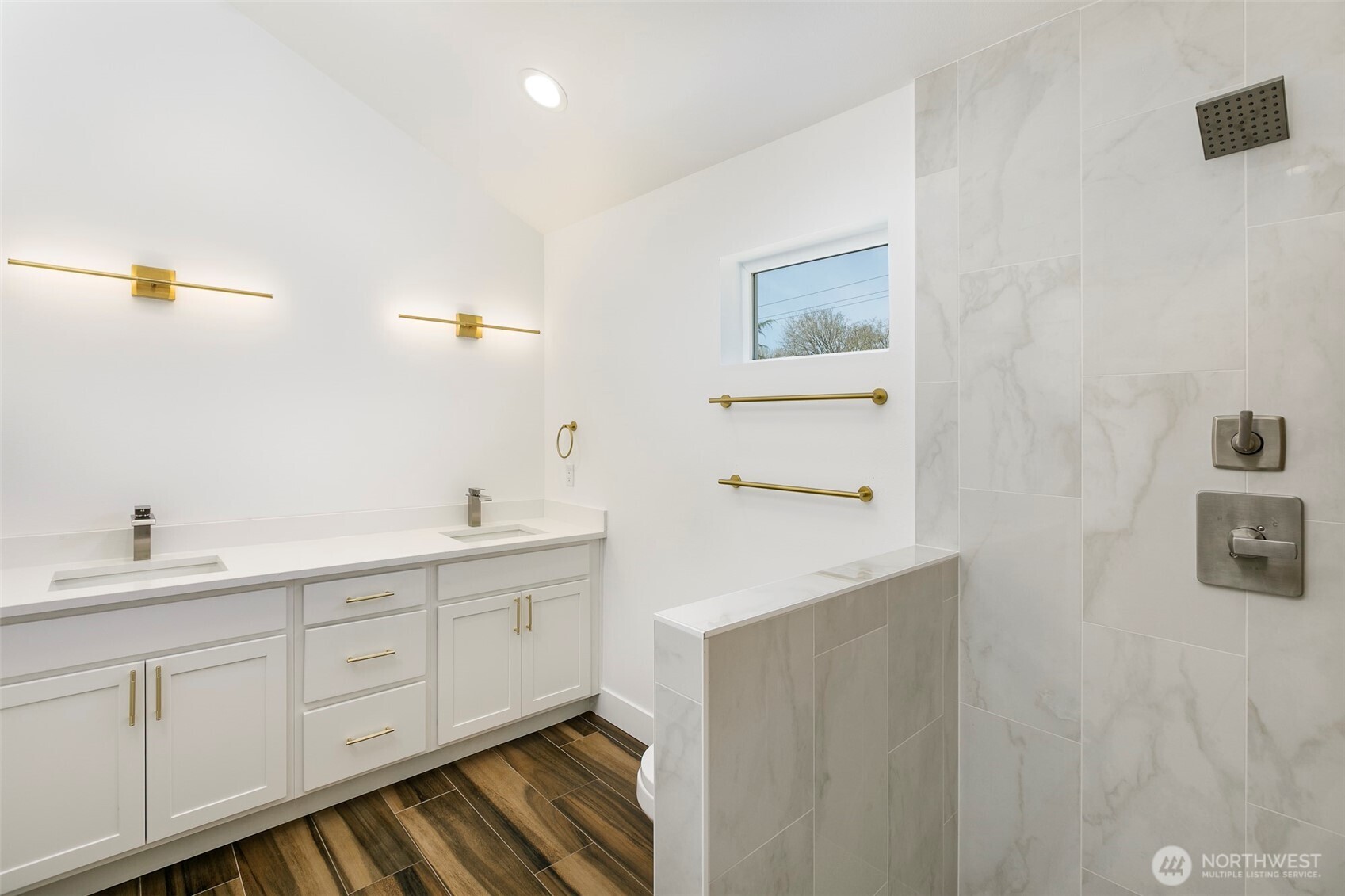 9253 6 Avenue Property Photo 6