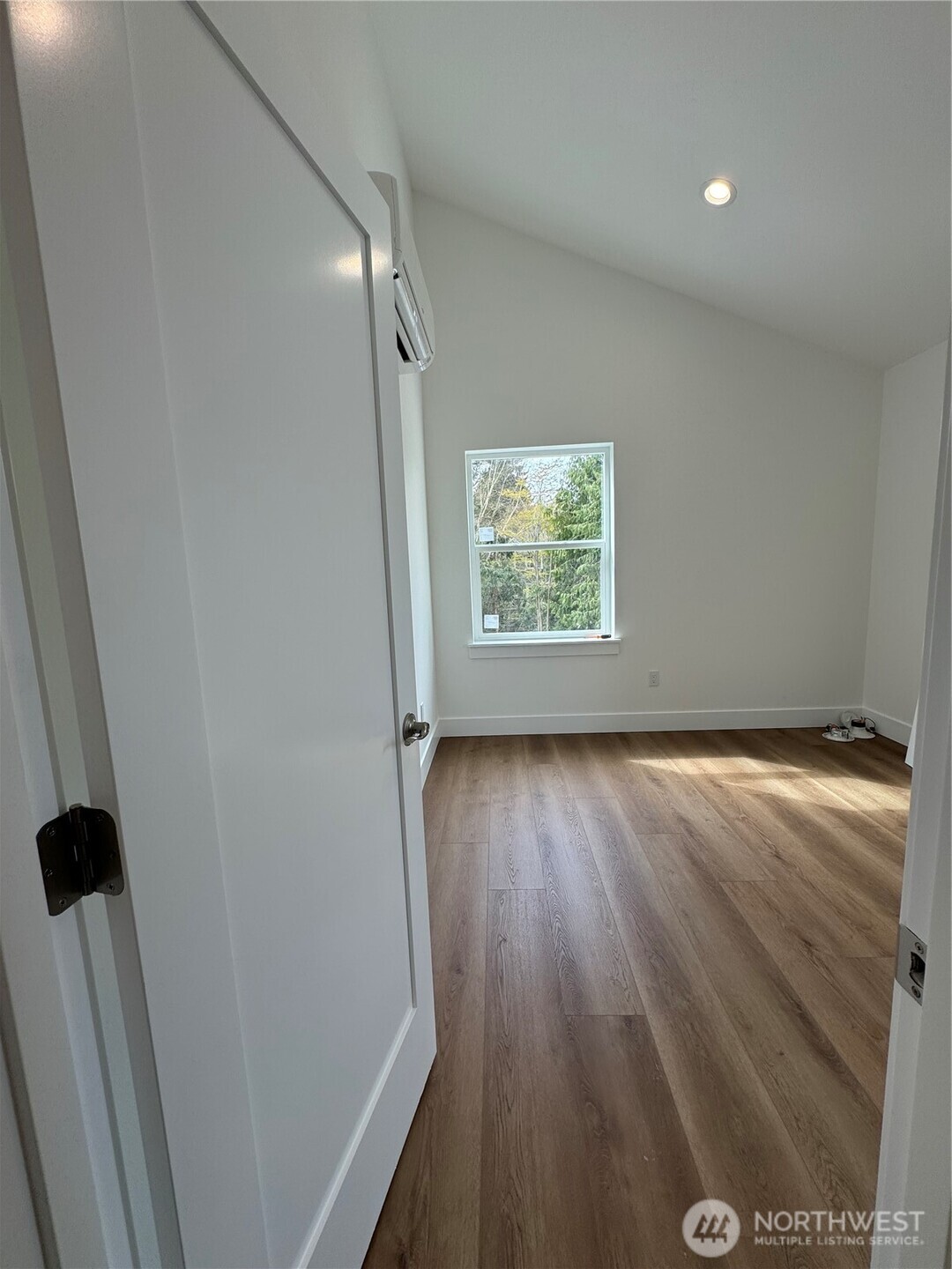 9253 6 Avenue Property Photo 12