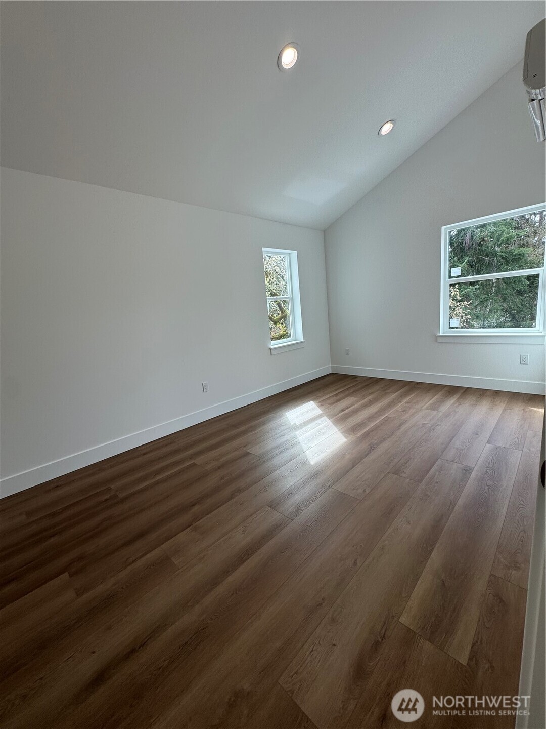 9253 6 Avenue Property Photo 14