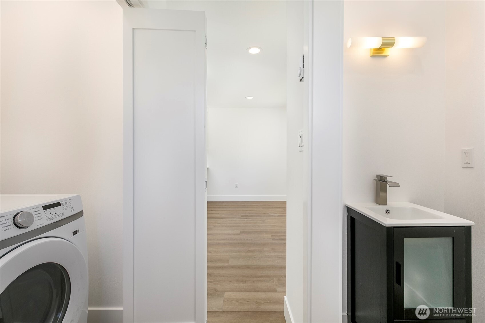 9253 6 Avenue Property Photo 16