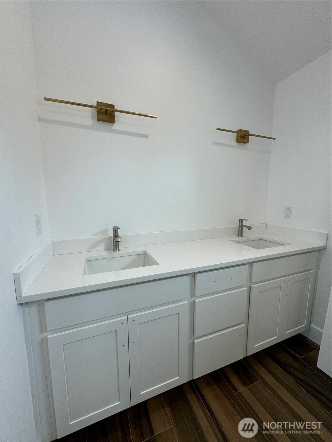 9253 6 Avenue Property Photo 20
