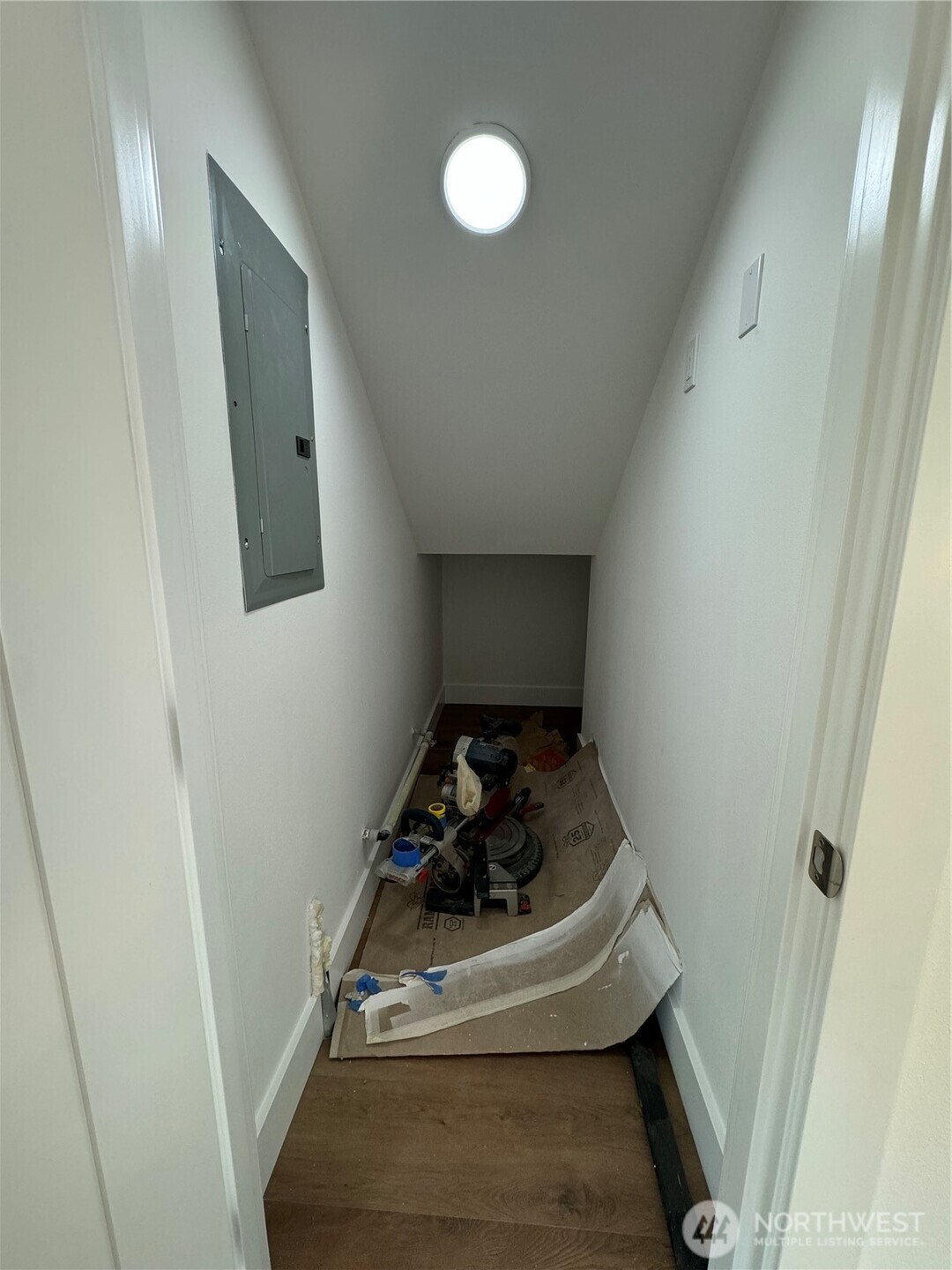 9253 6 Avenue Property Photo 22