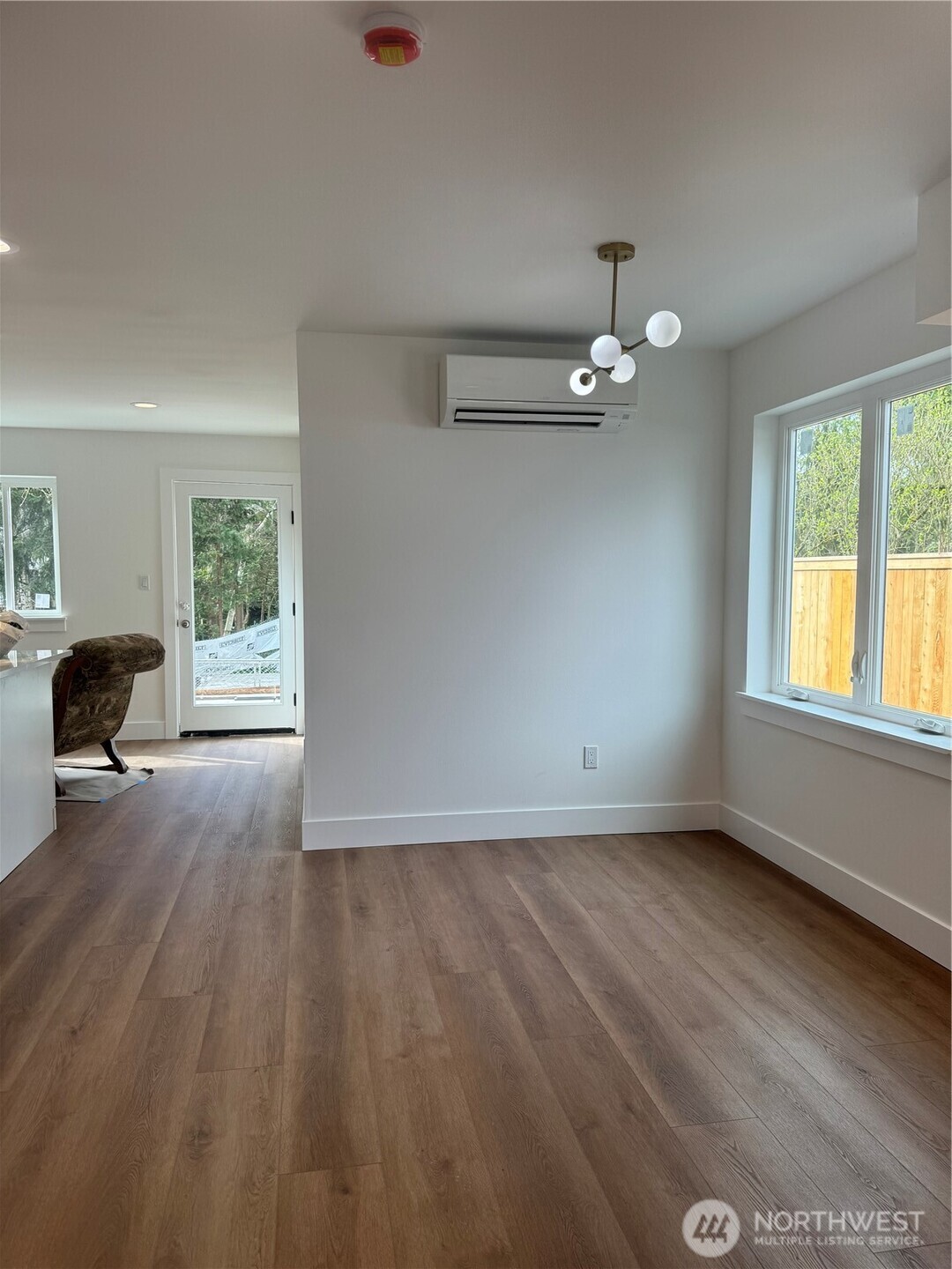 9253 6 Avenue Property Photo 23
