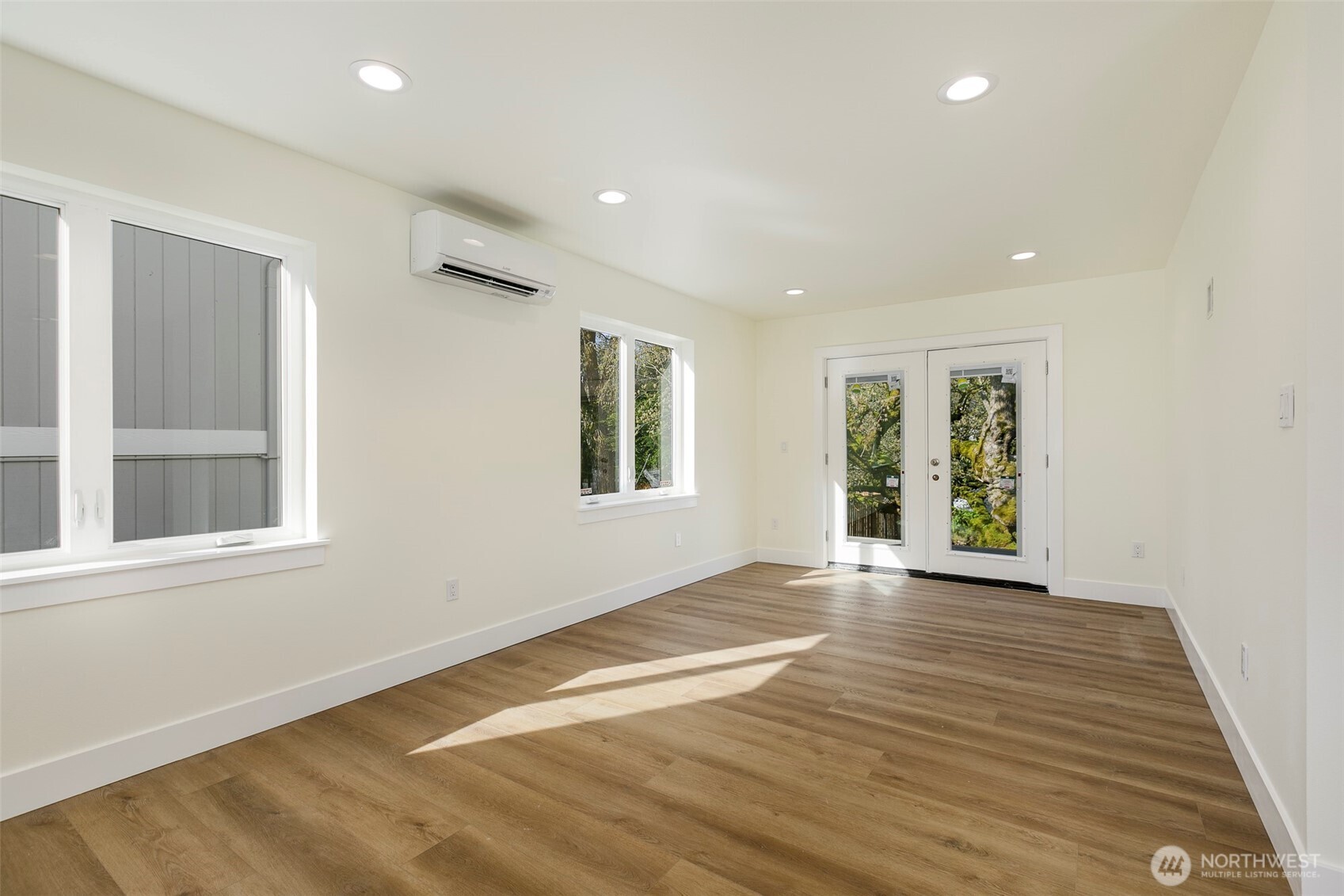 9253 6 Avenue B Property Photo 6
